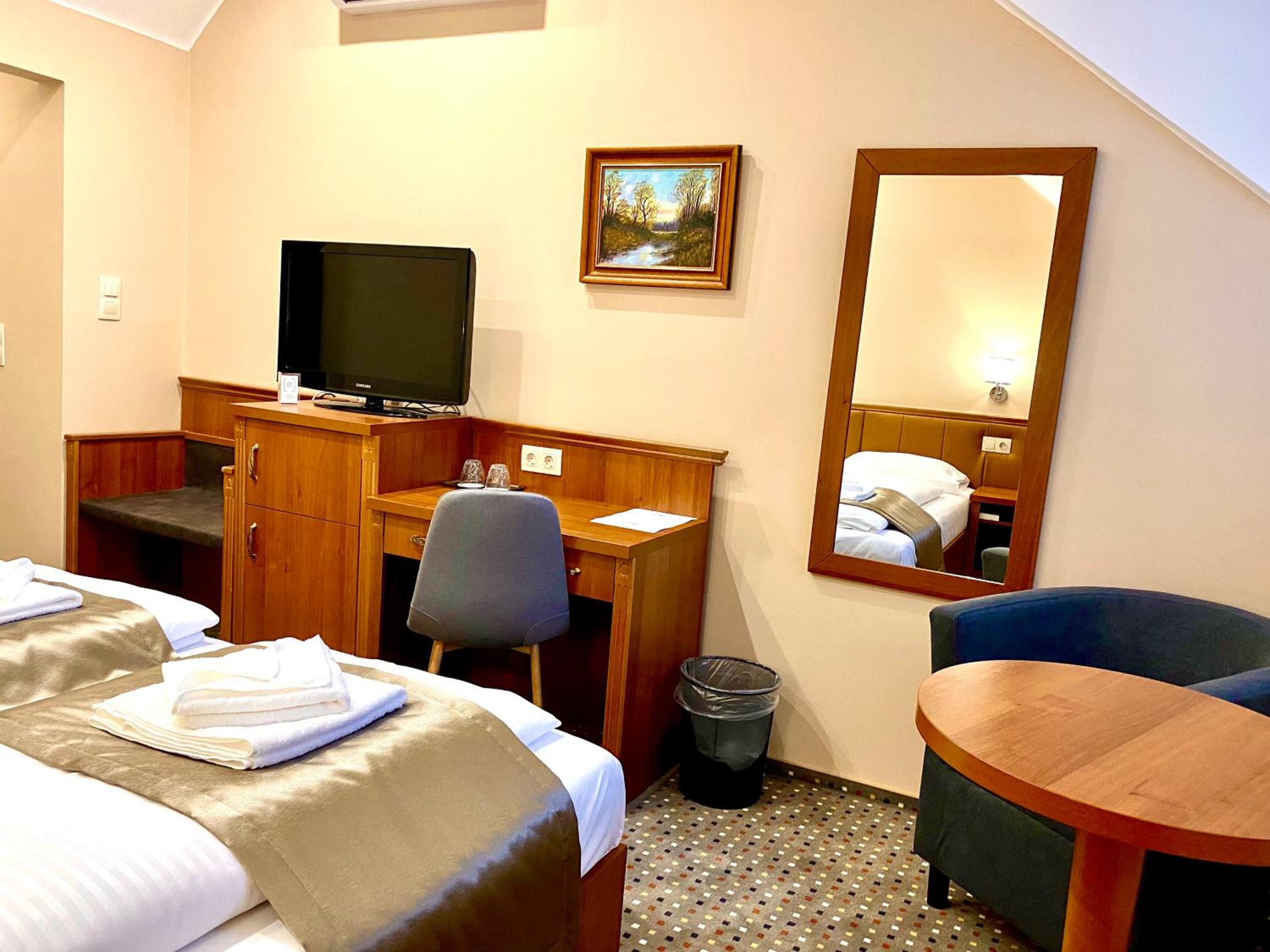 Standard Double Room photo 2
