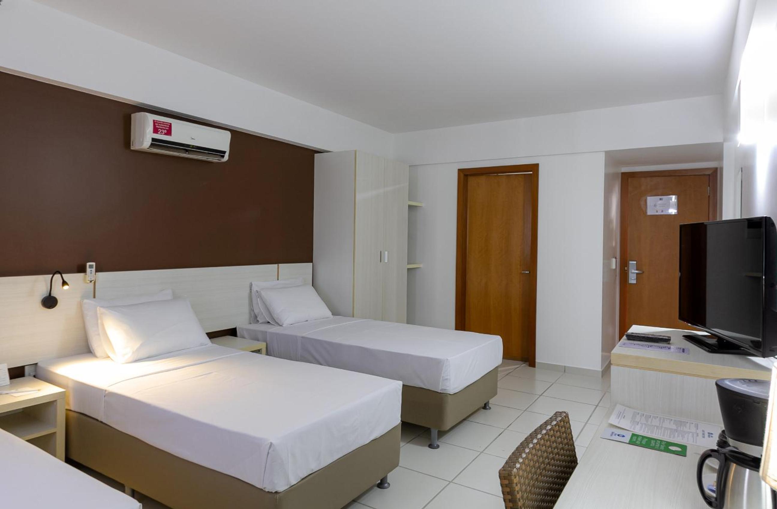 Deluxe Twin Room - Non-Smoking photo 3