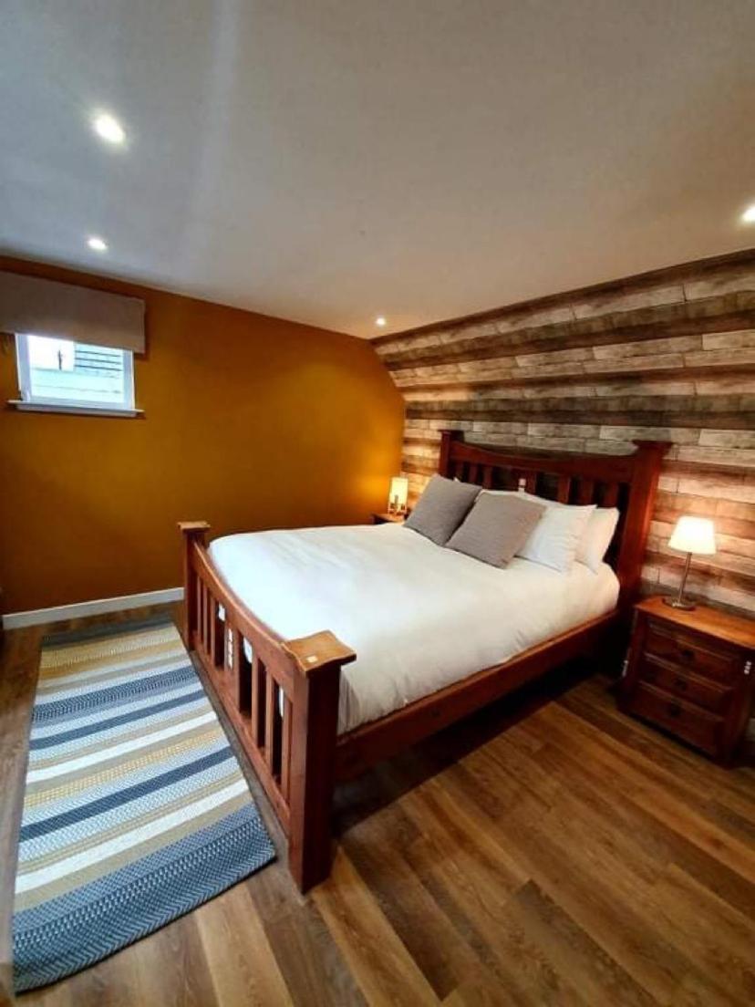 One-Bedroom House photo 1