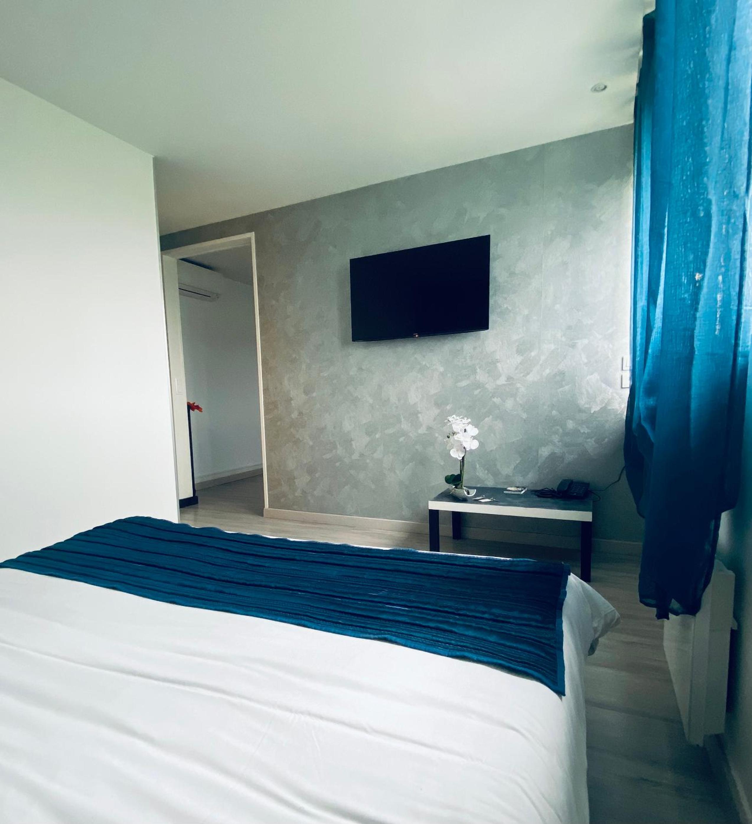 Superior Quadruple Room photo 2