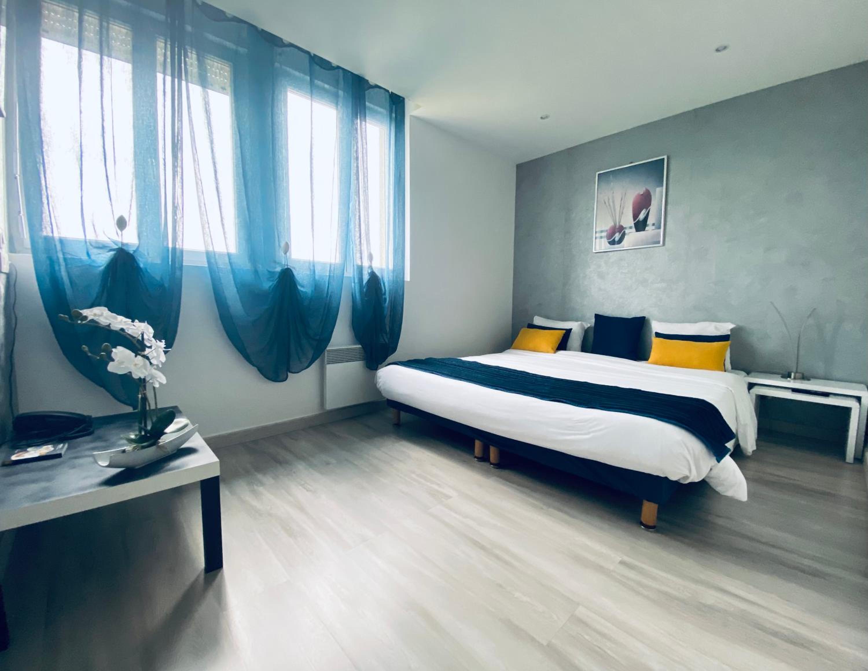 Superior Quadruple Room photo 2