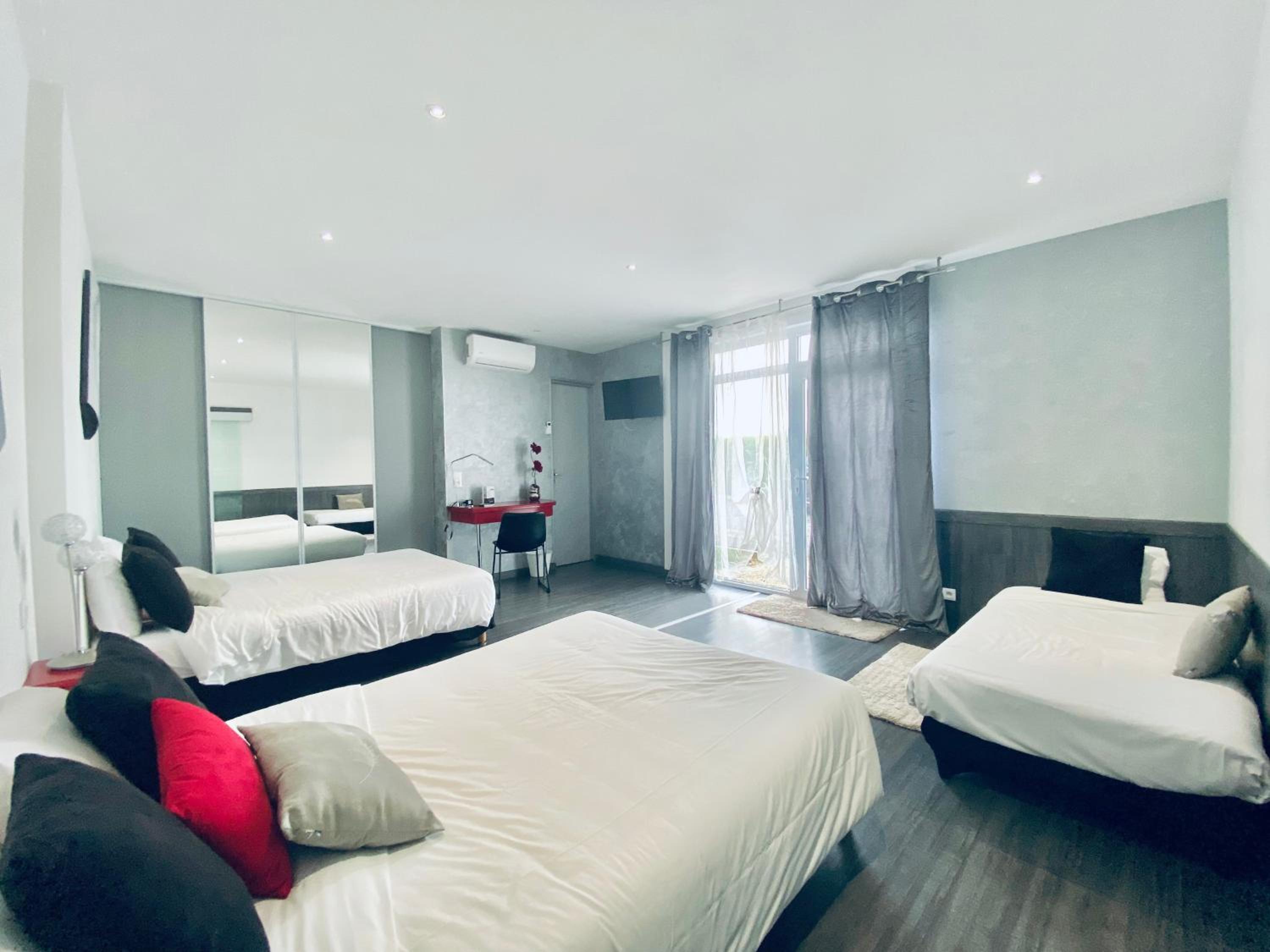 Comfort Family Room - Photo 7