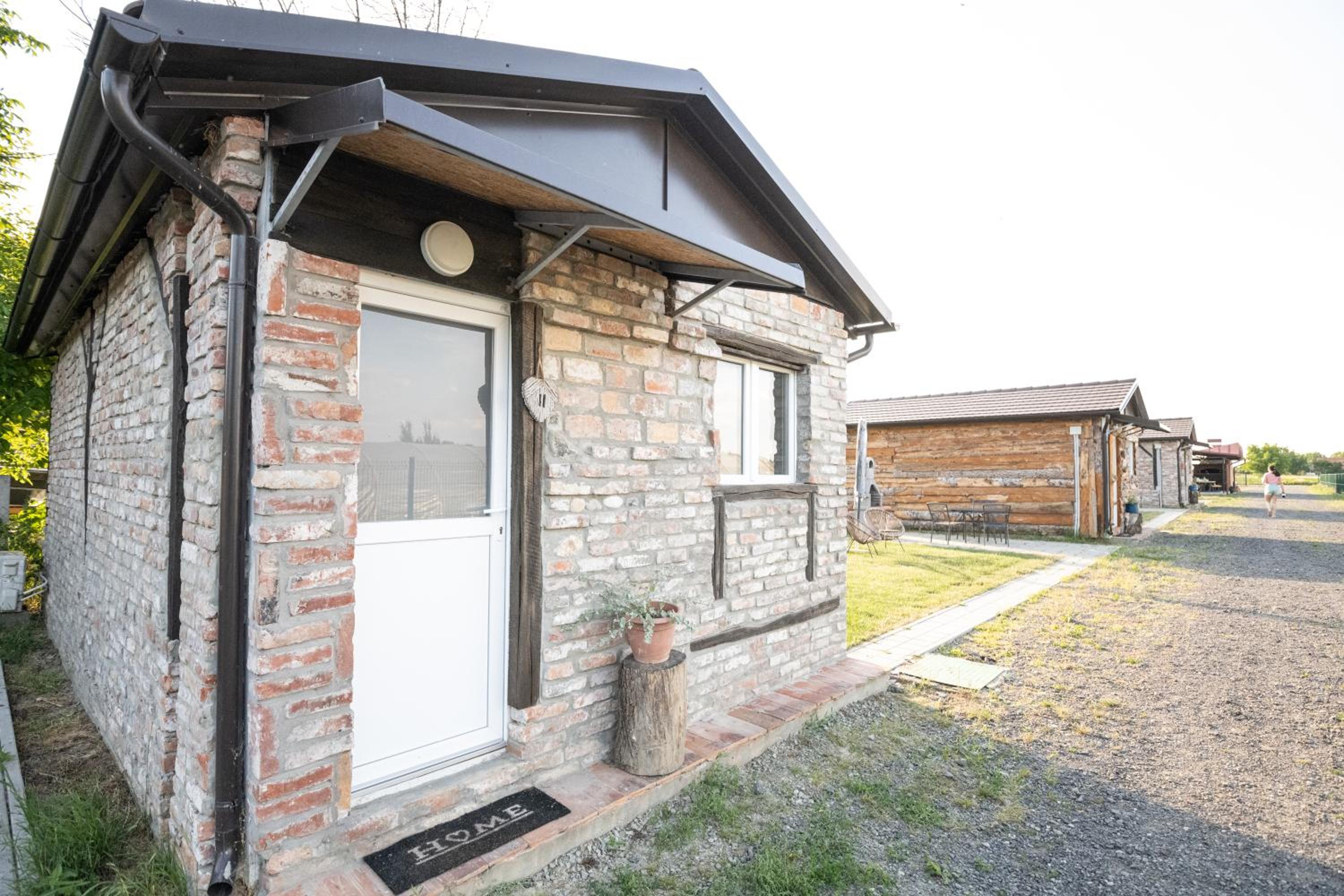 One-Bedroom House - Photo 10