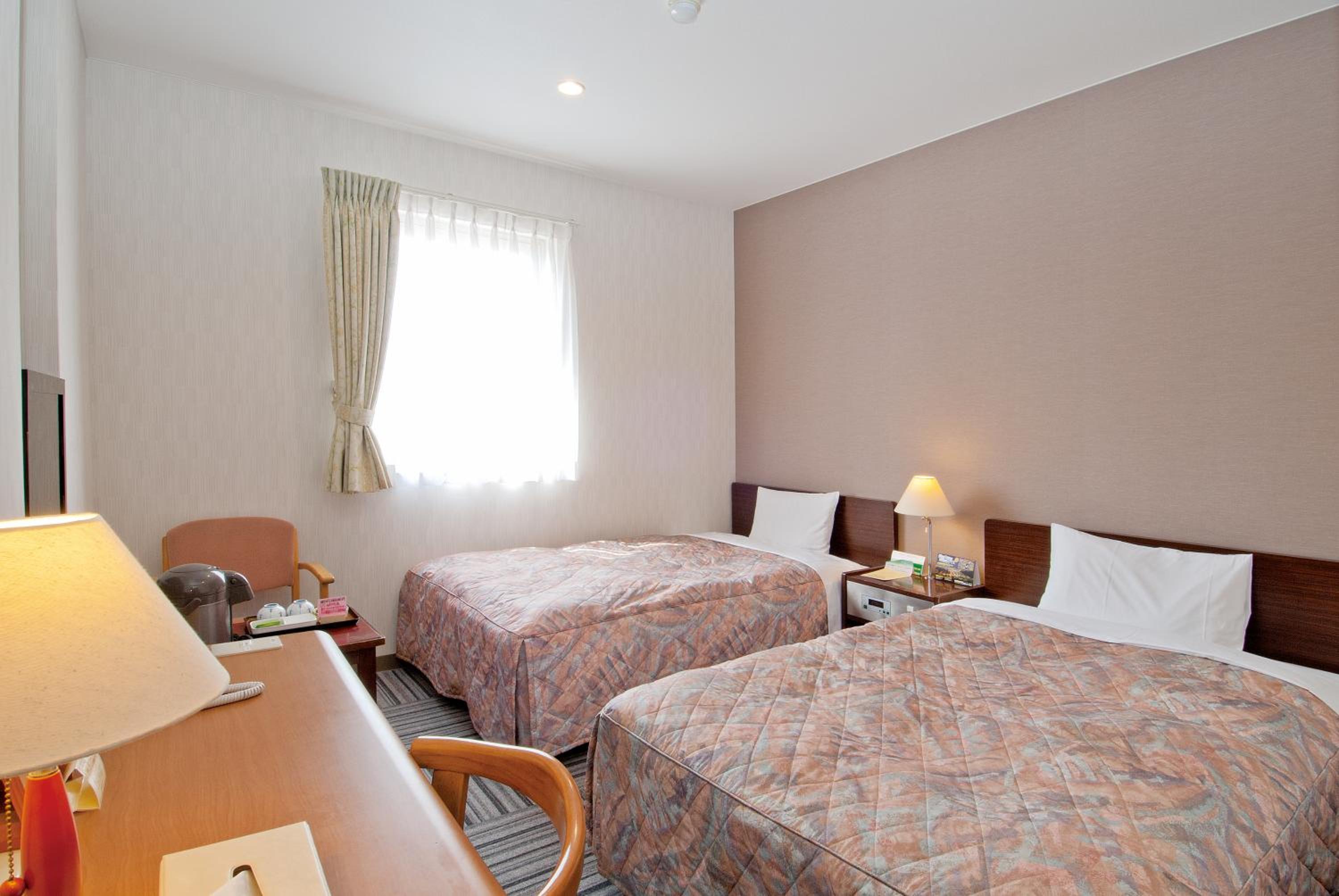 Twin Room - Non-Smoking photo 2