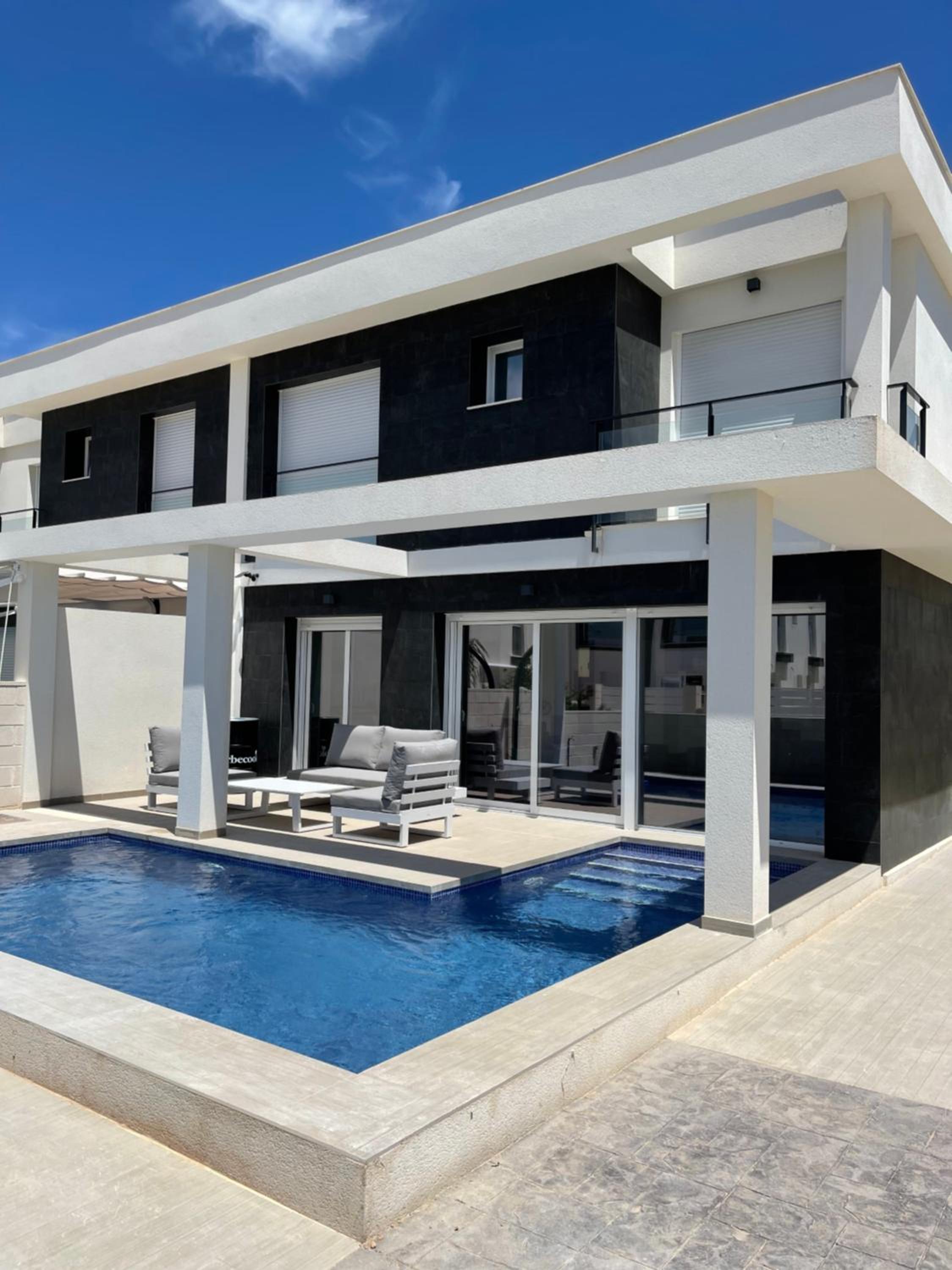 Three-Bedroom Villa photo 2