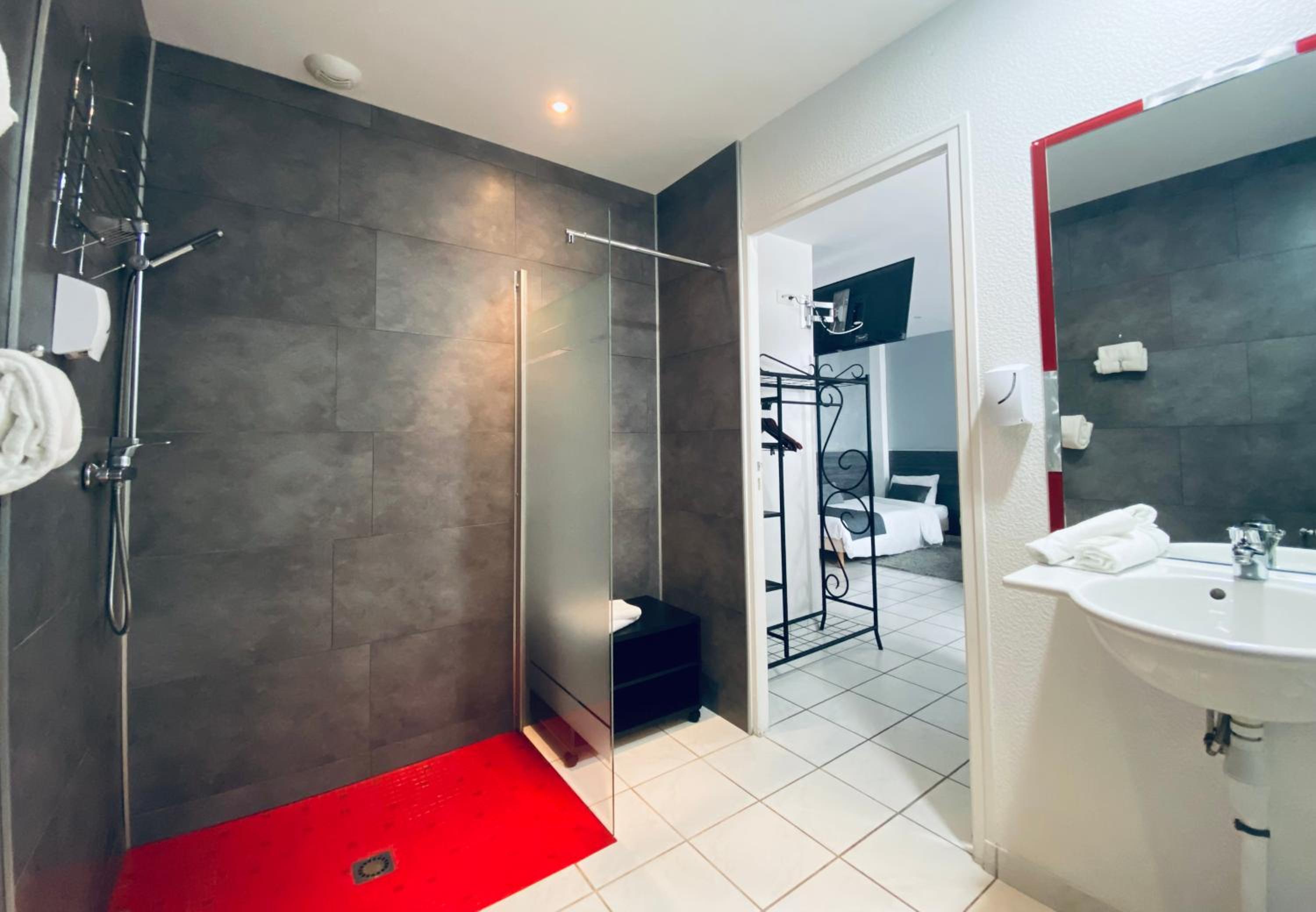 Triple Room - Photo 11