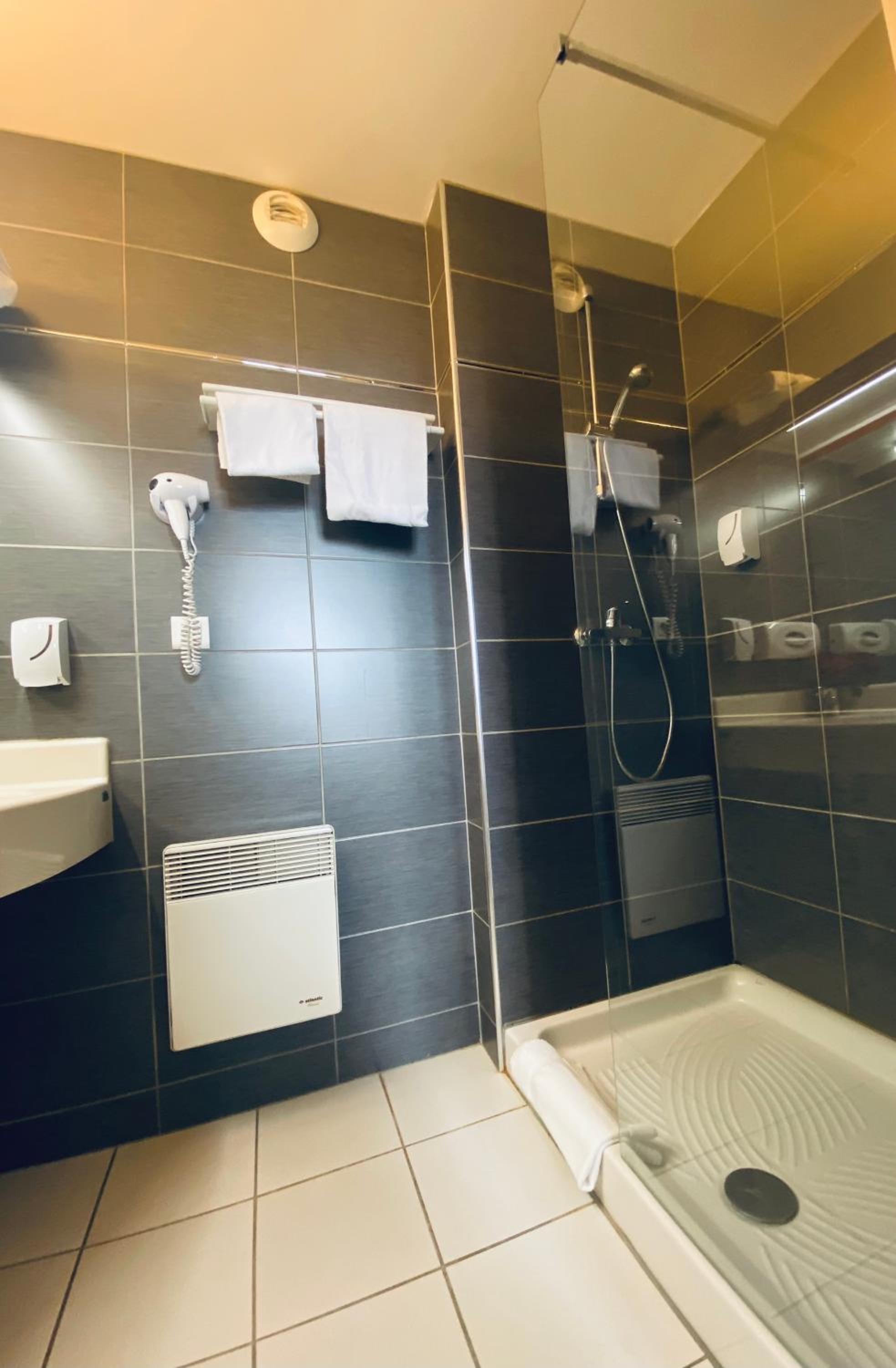 Double Room - Photo 14