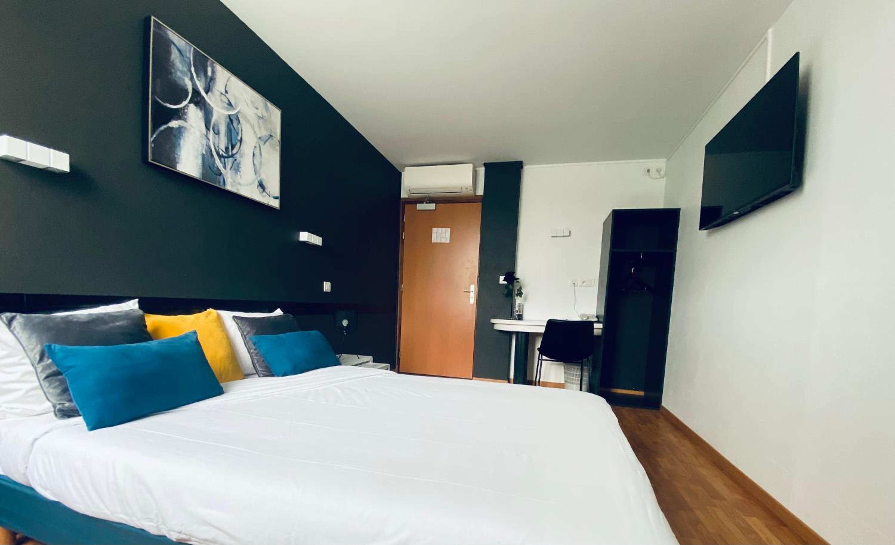 Double Room - Photo 13