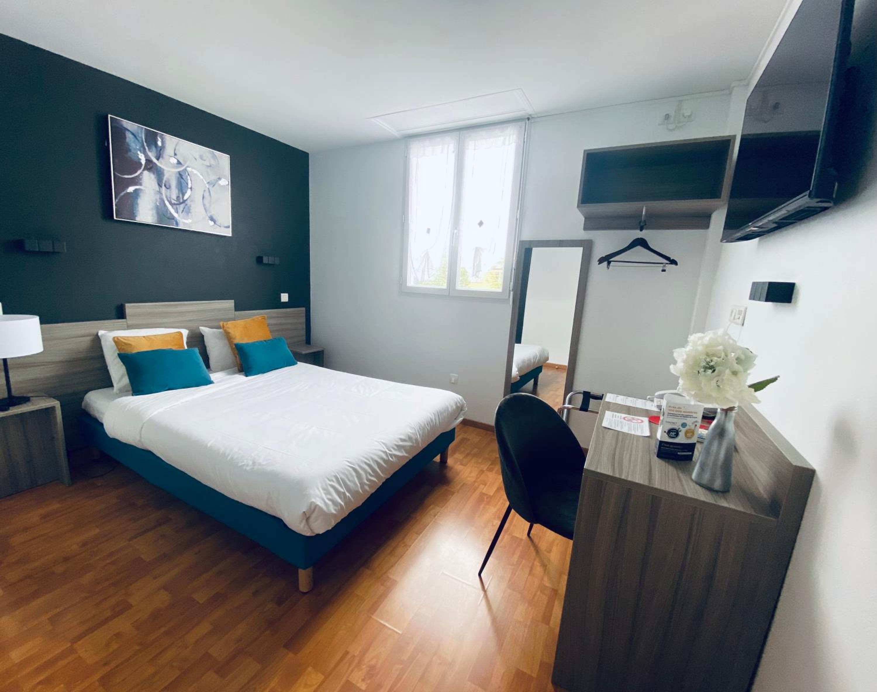 Double Room - Photo 6