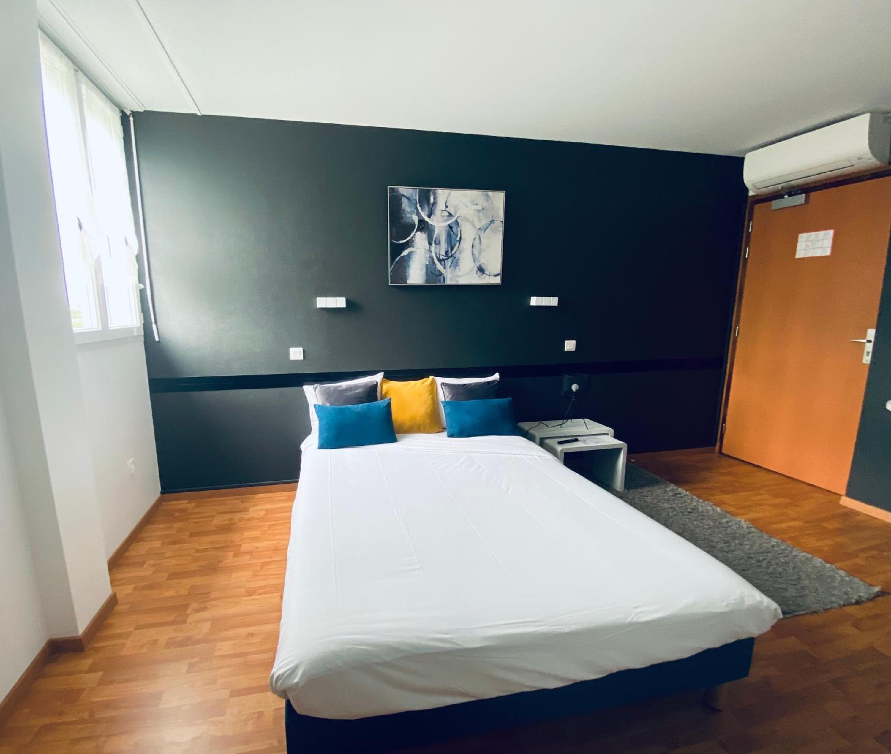 Double Room - Photo 8