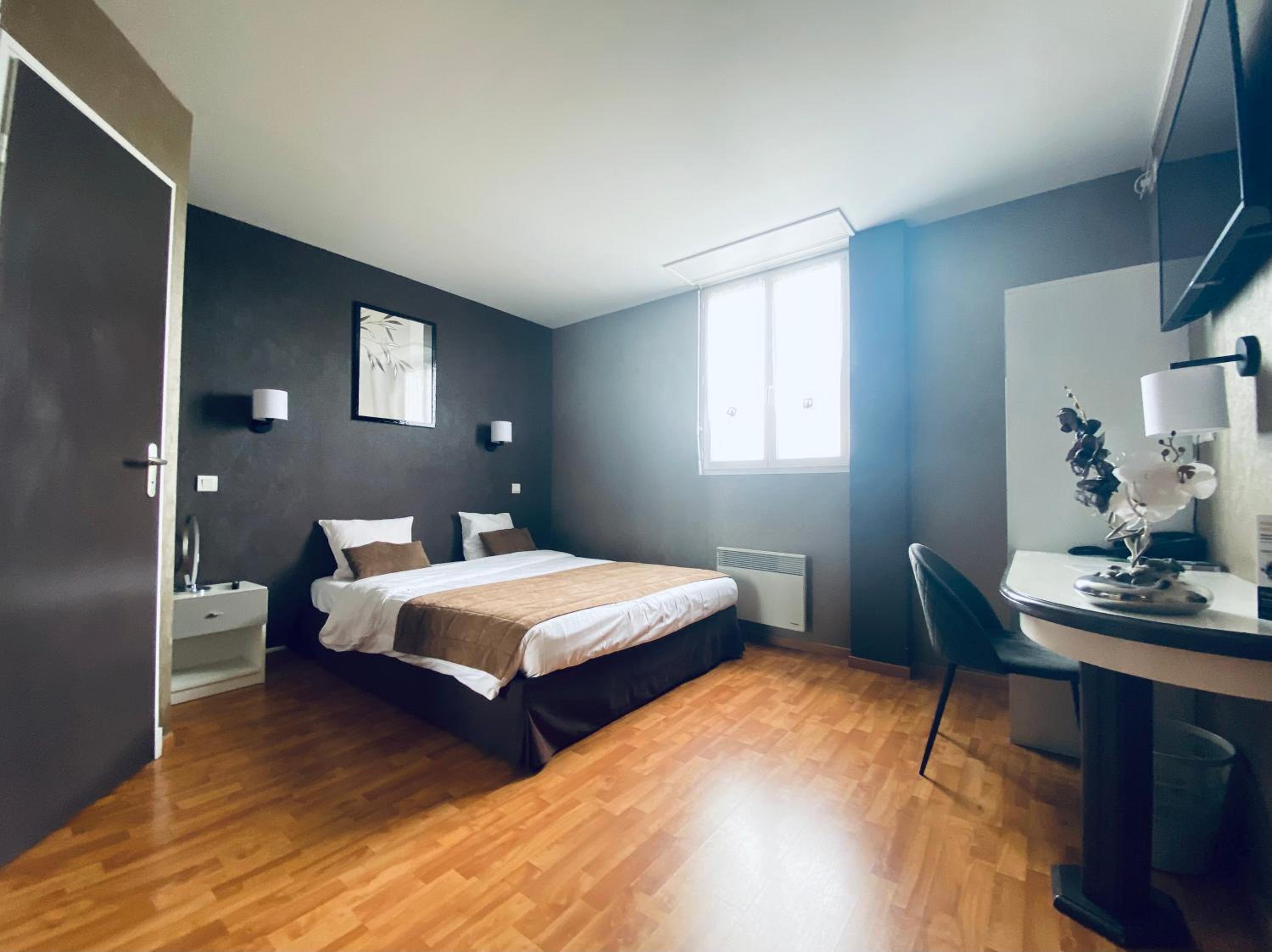 Double Room - Photo 9