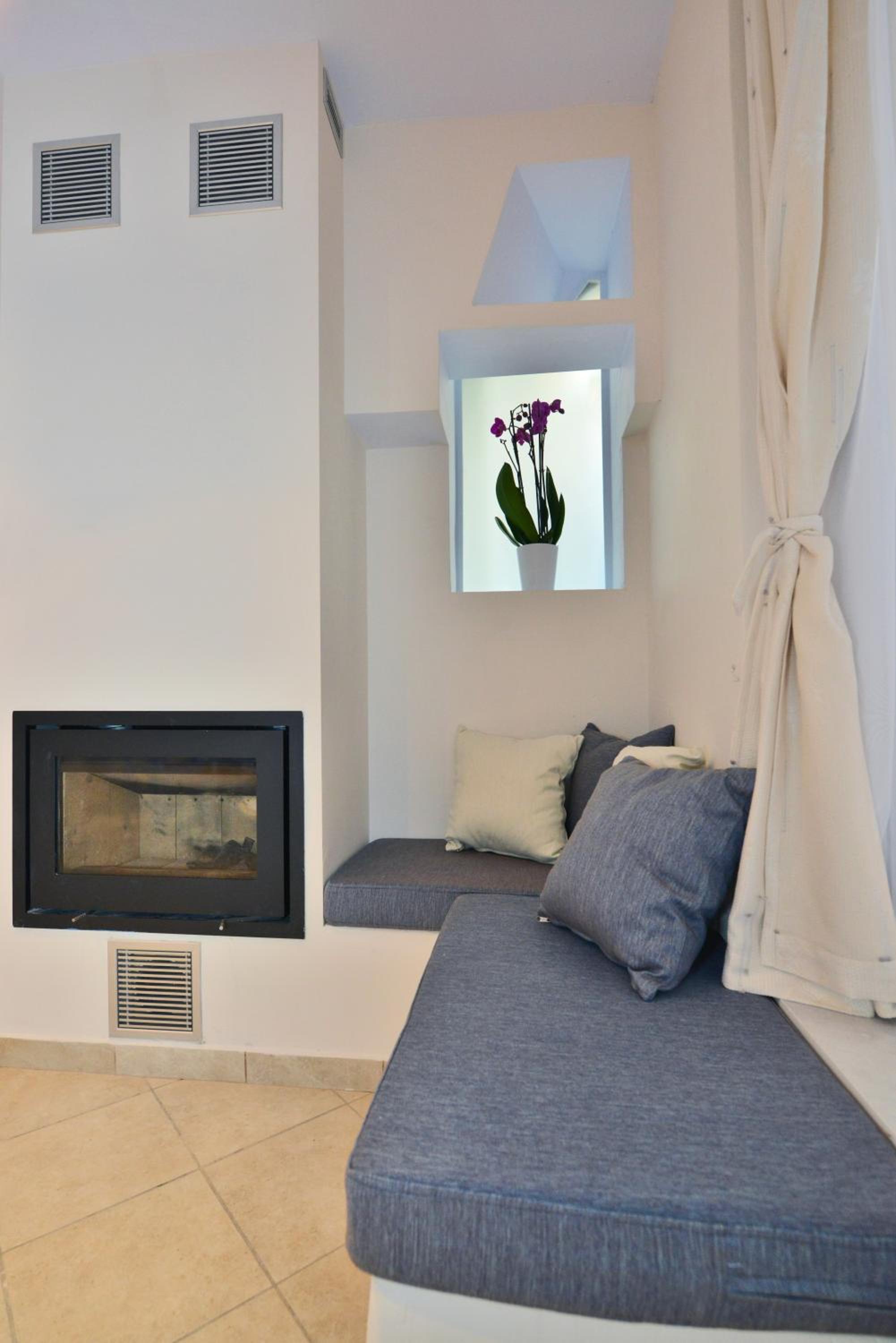 Two Bedroom Design Suite Semi-Basement photo 1