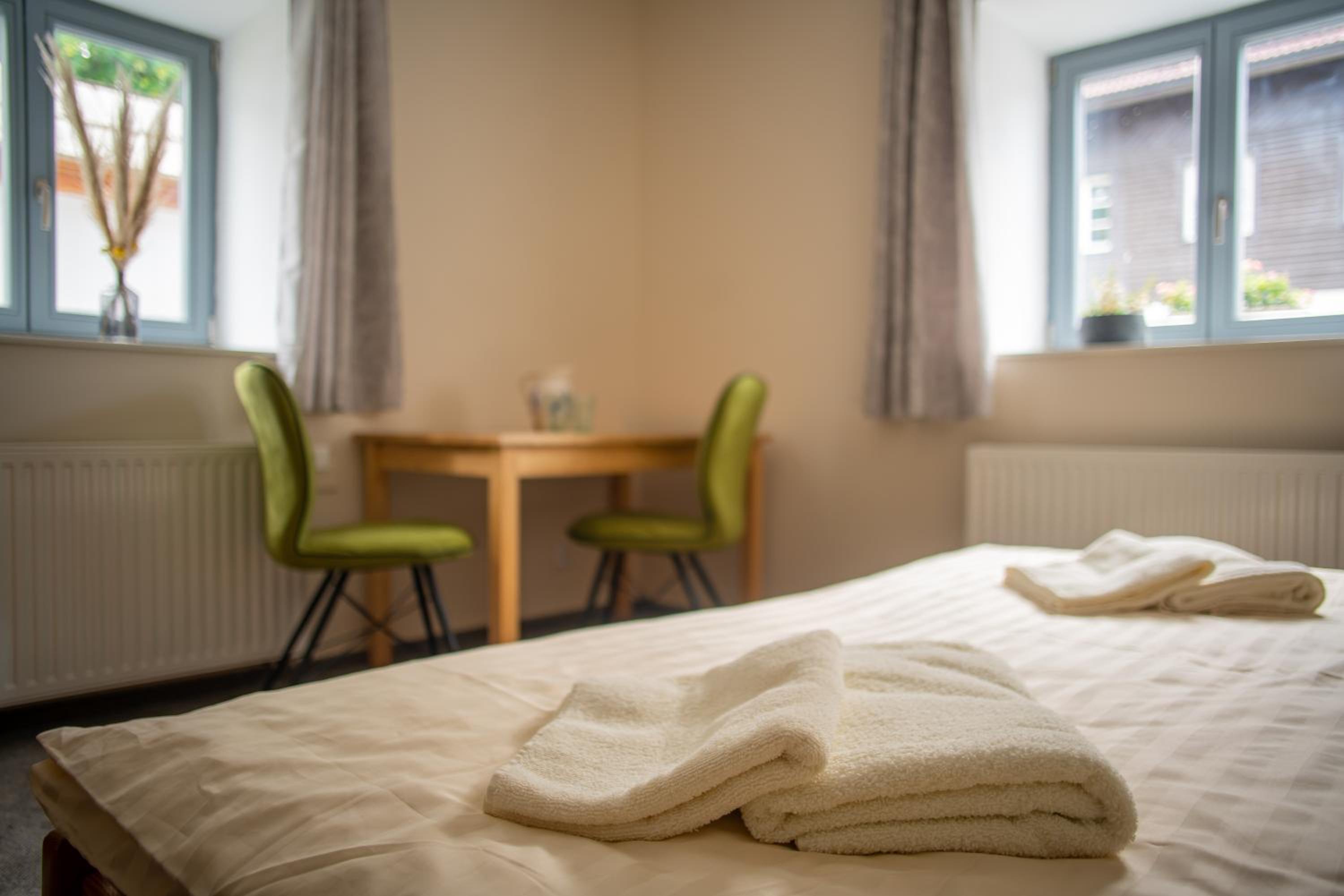 Queen Room - Disability Access photo 3