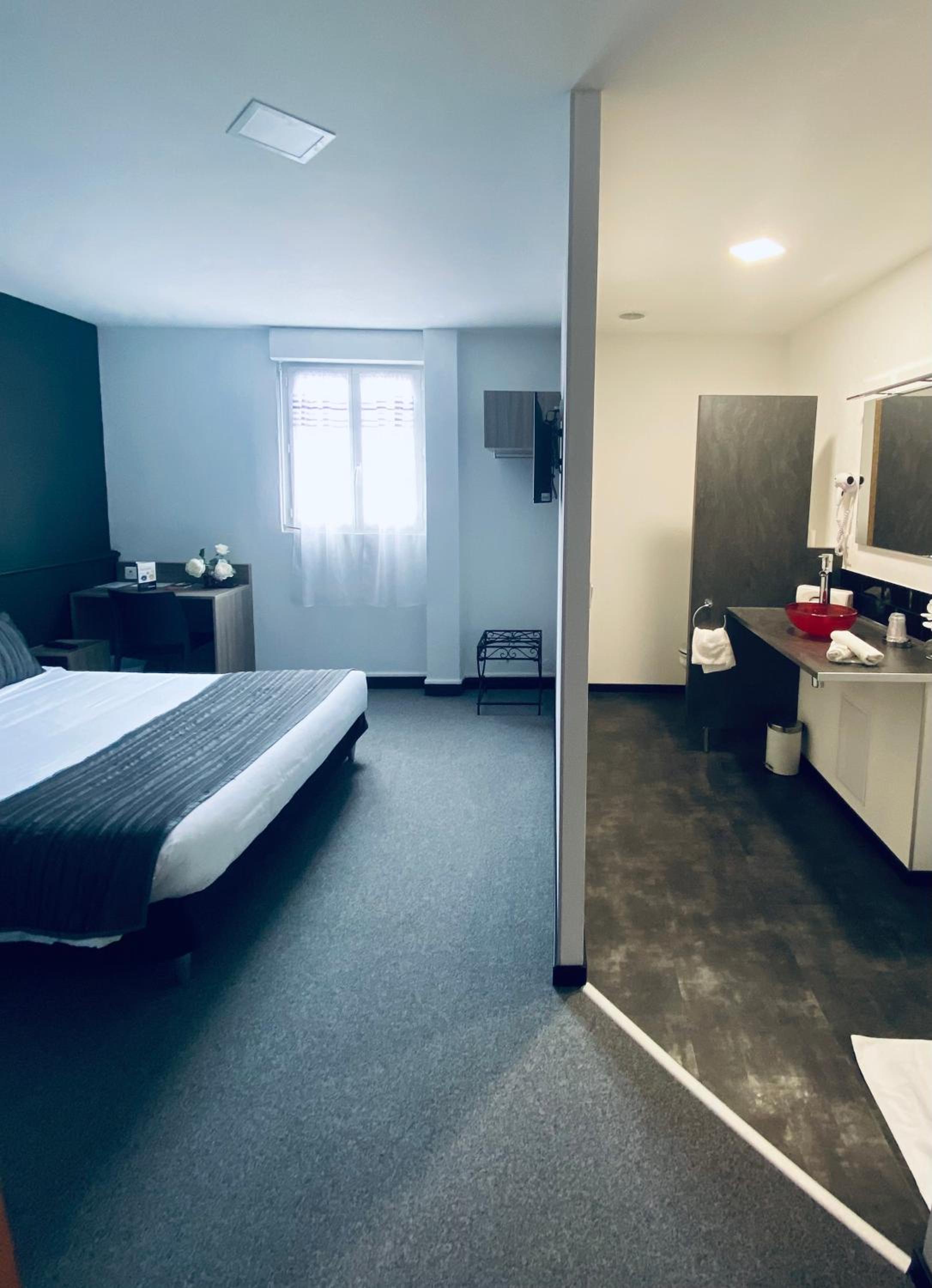 Double Room - Photo 10