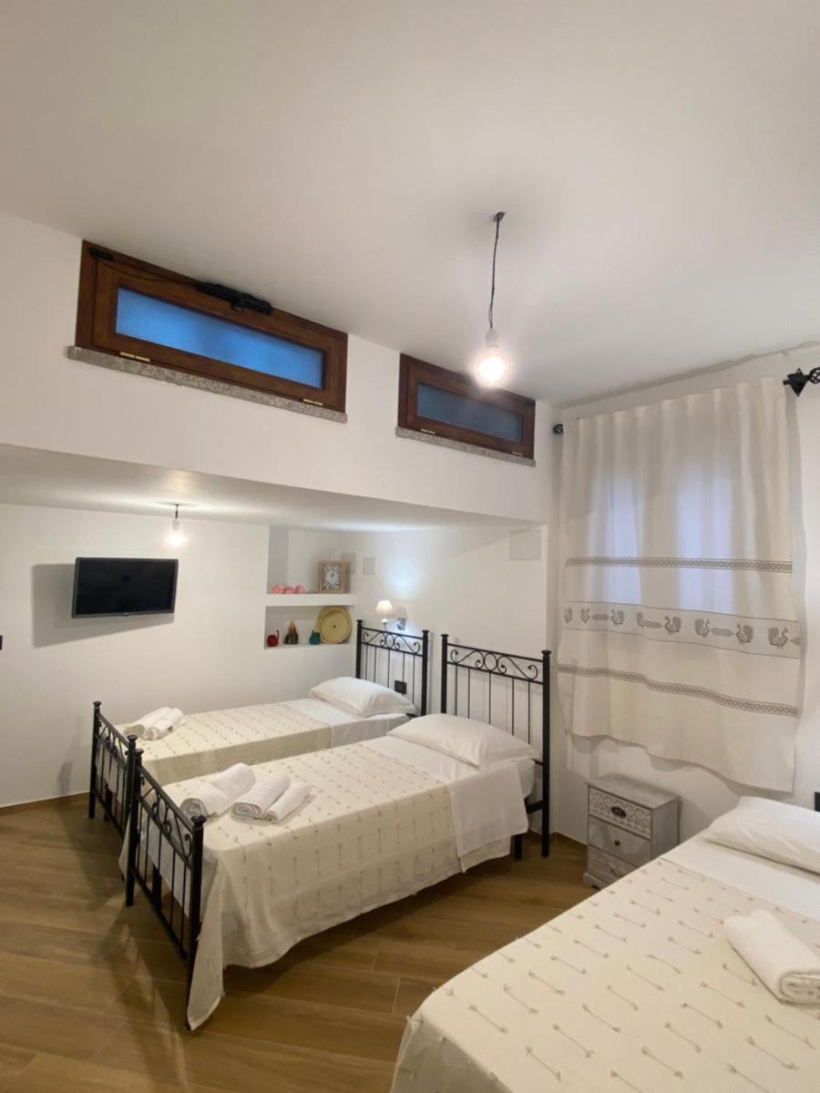 Triple Room with Private Bathroom photo 2