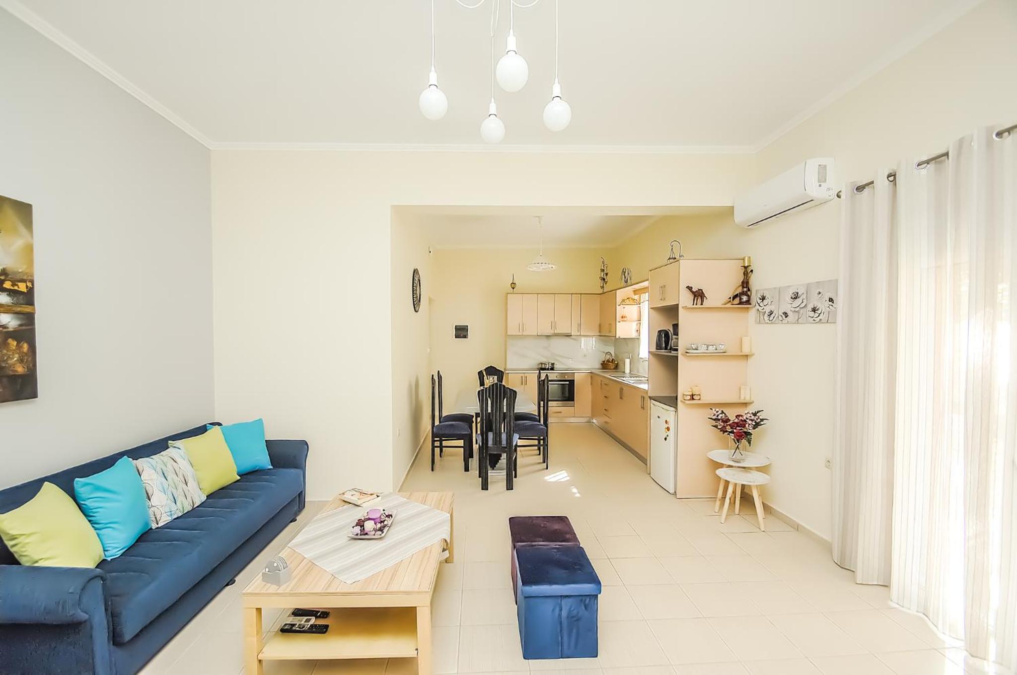 One-Bedroom Apartment photo 1