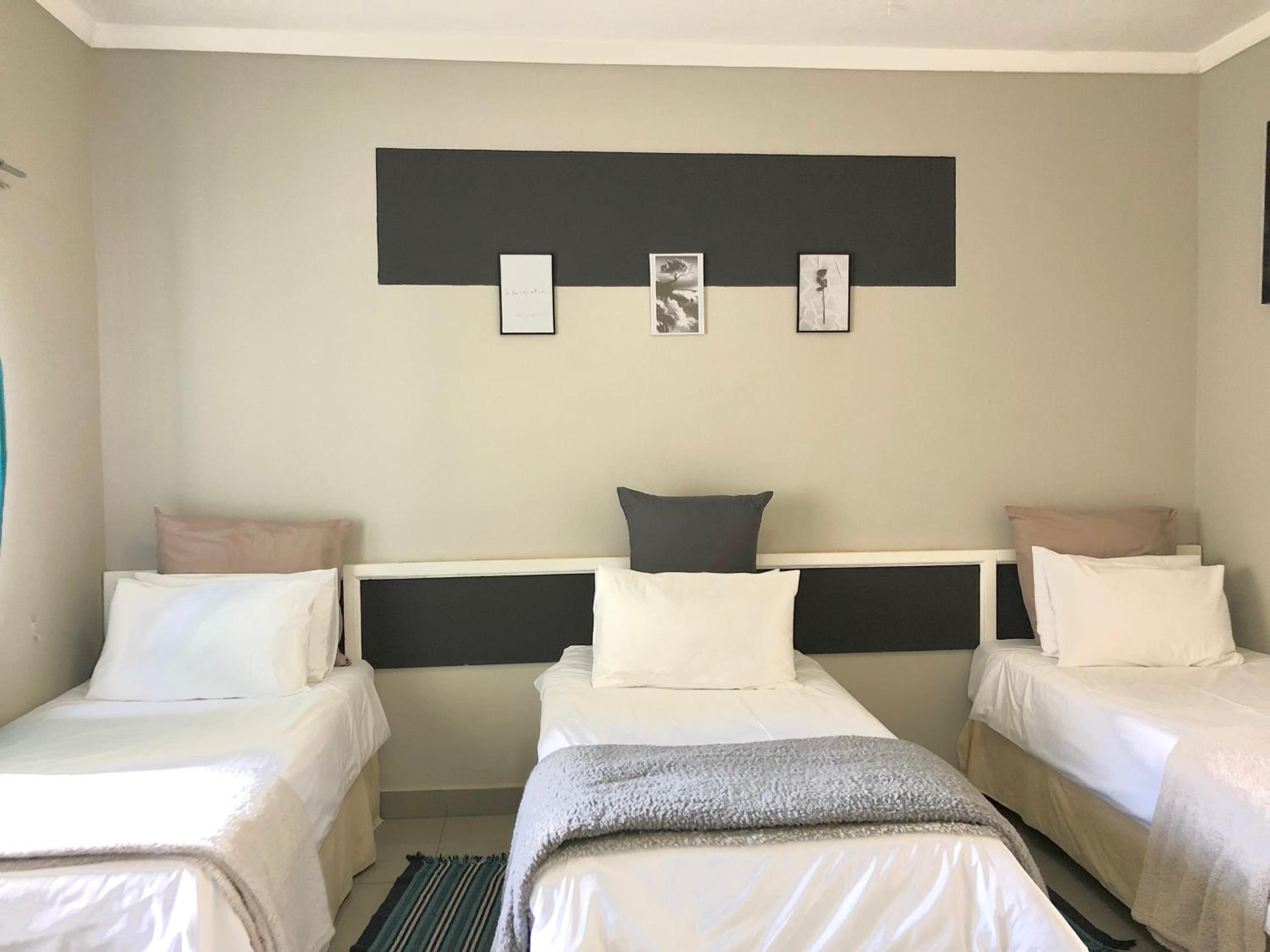 Comfort Triple Room with Shower - Photo 1