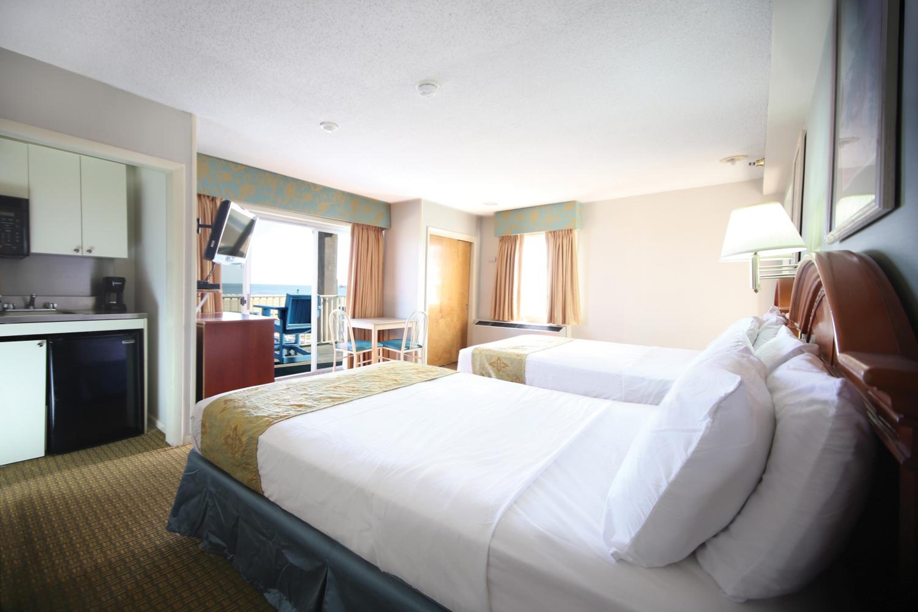 Standard Room With Two Double Beds, Pool View - First Floor
