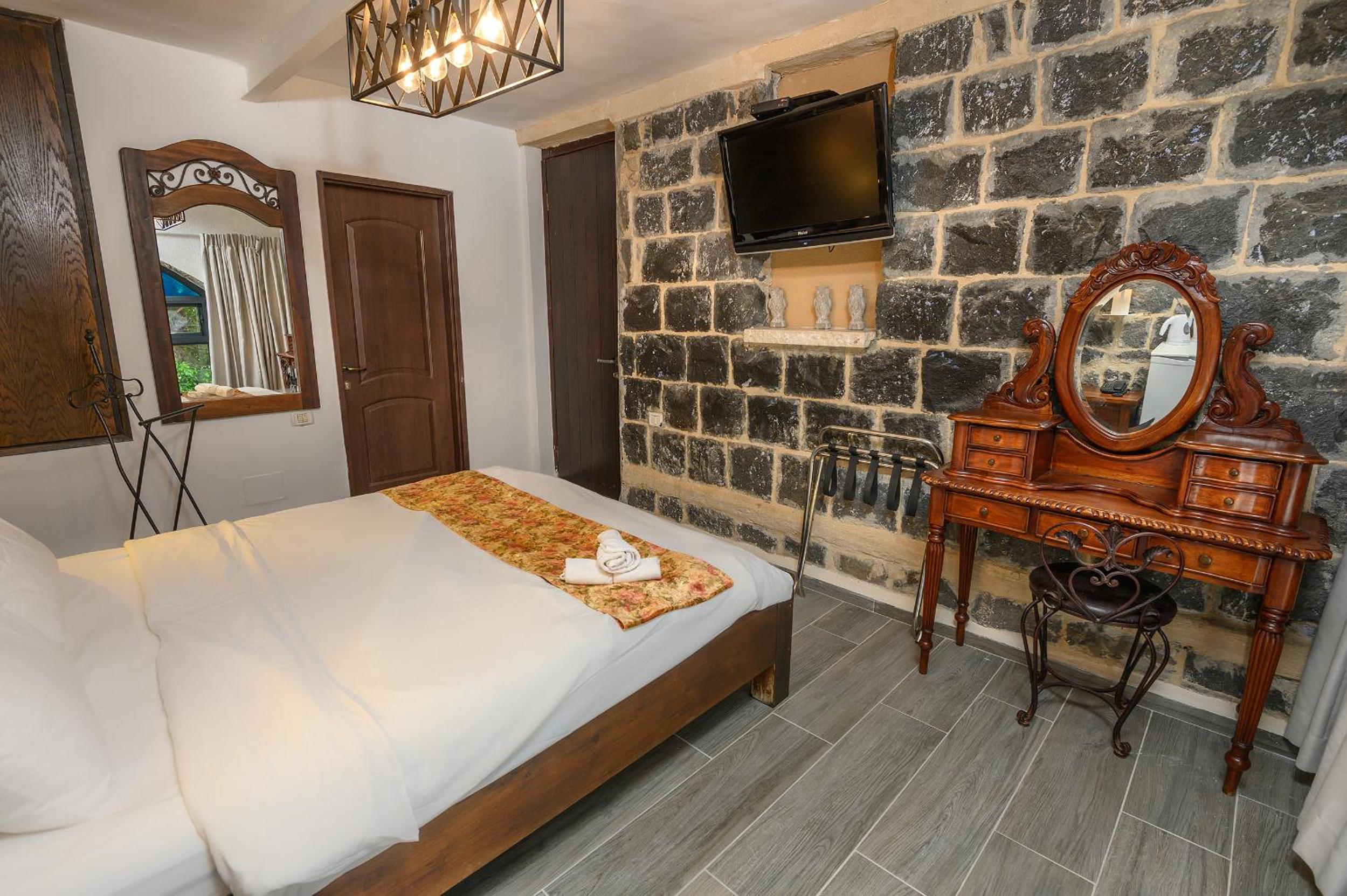 Double Room - Photo 10