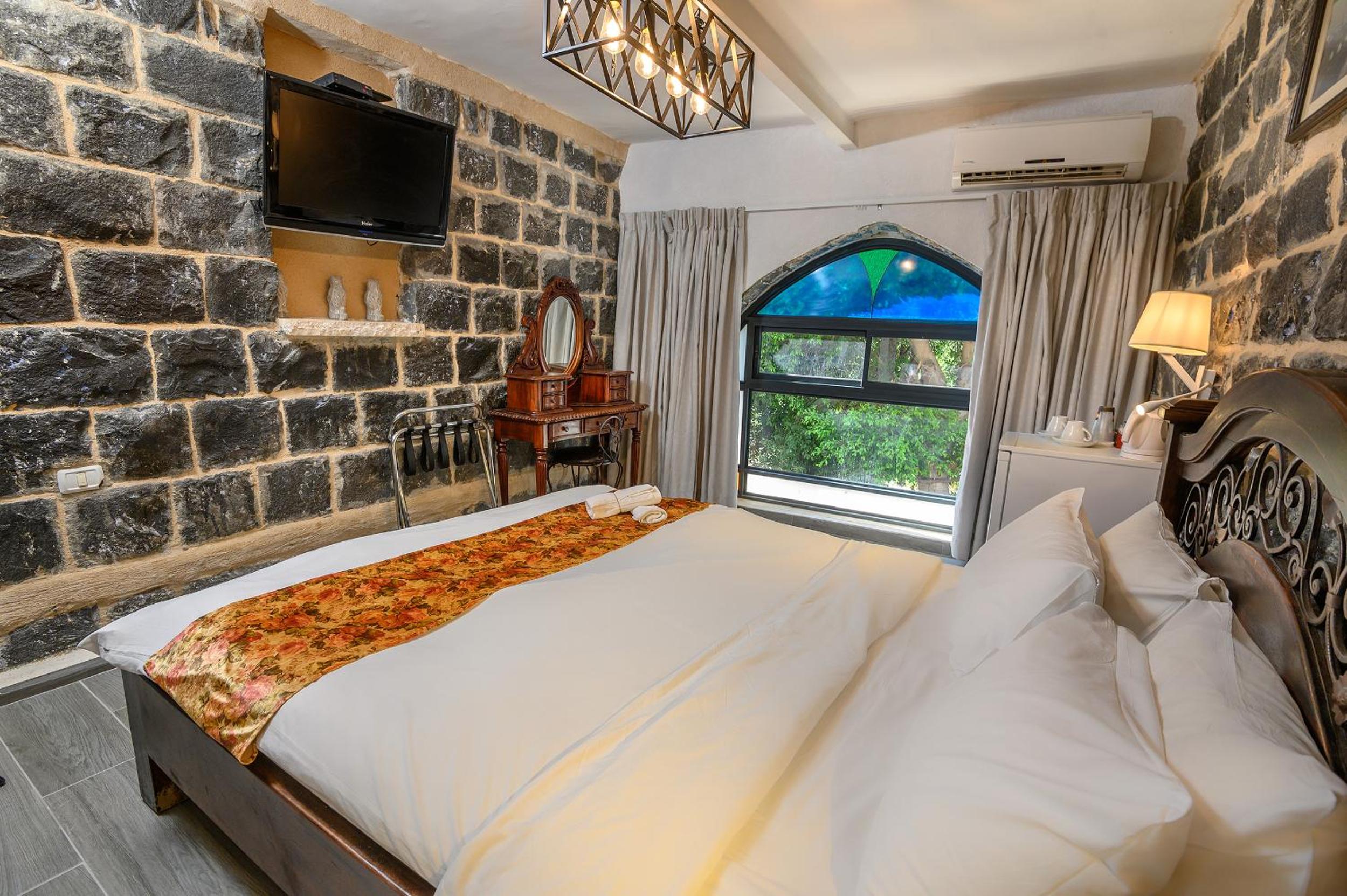 Double Room - Photo 11
