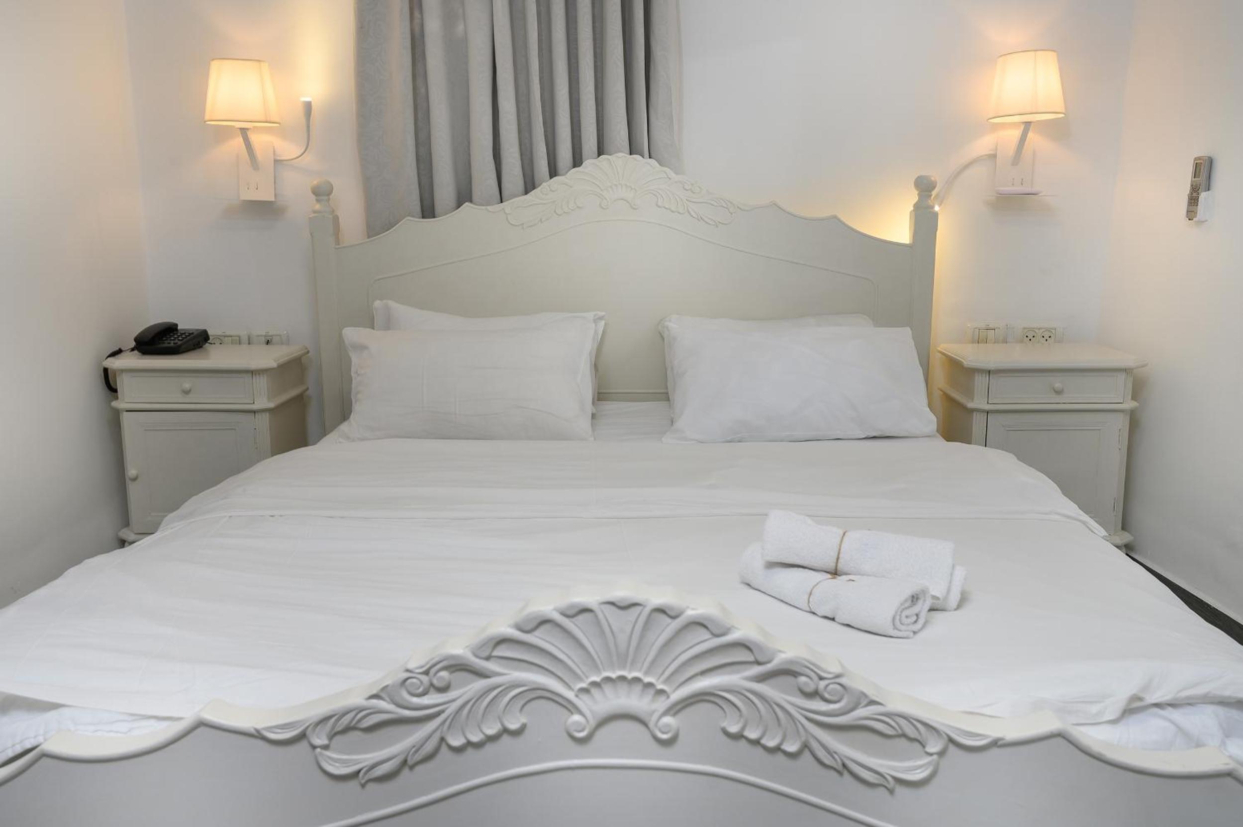 Double Room - Photo 13