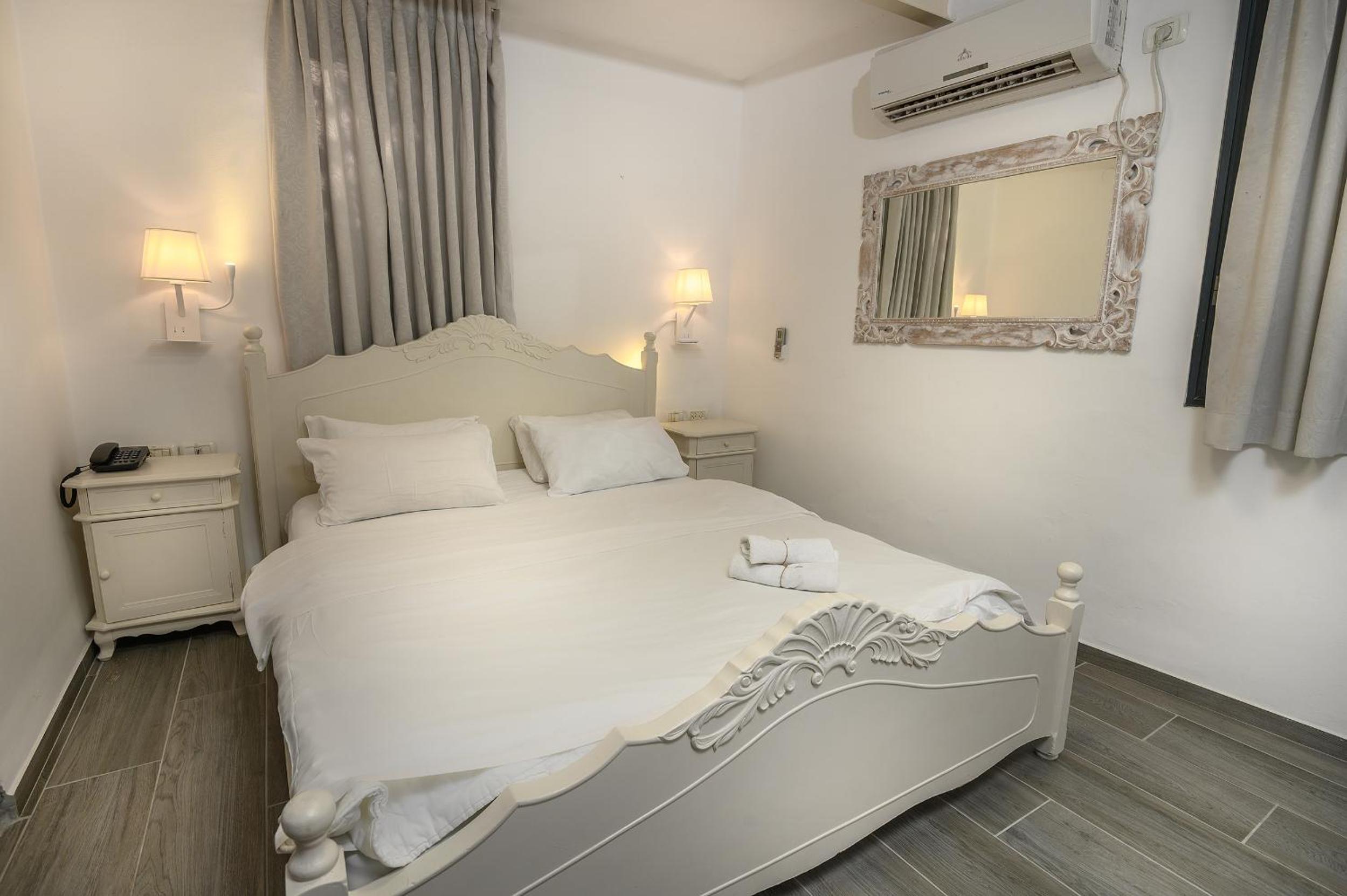 Double Room - Photo 14