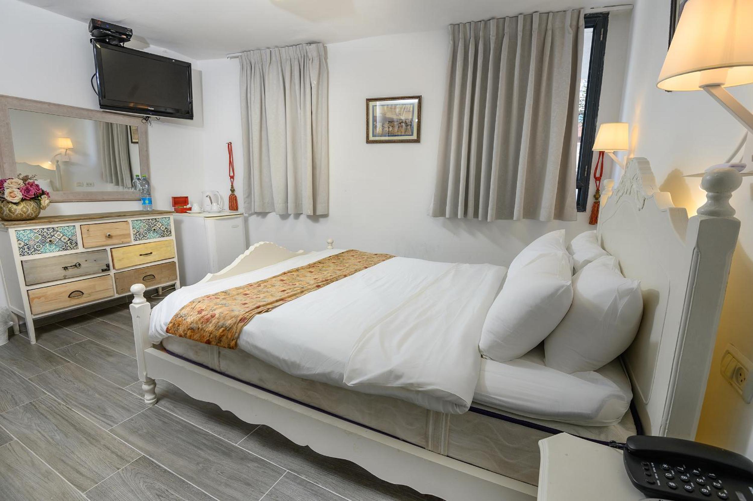 Double Room - Photo 3