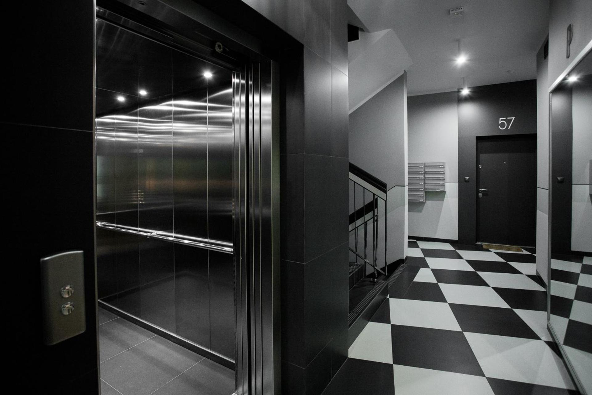 One-Bedroom Apartment - Photo 1