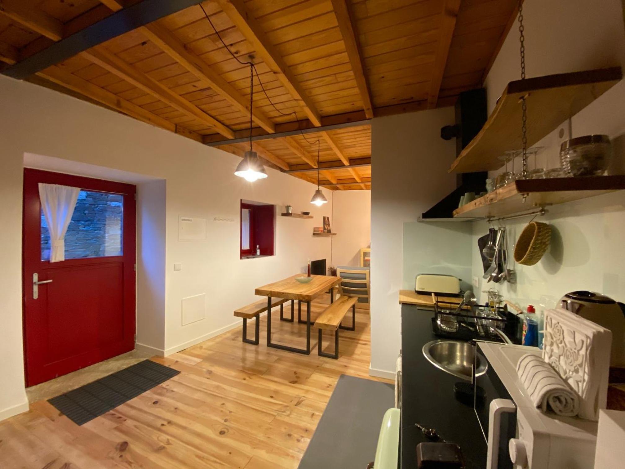 Two-Bedroom House - Photo 7