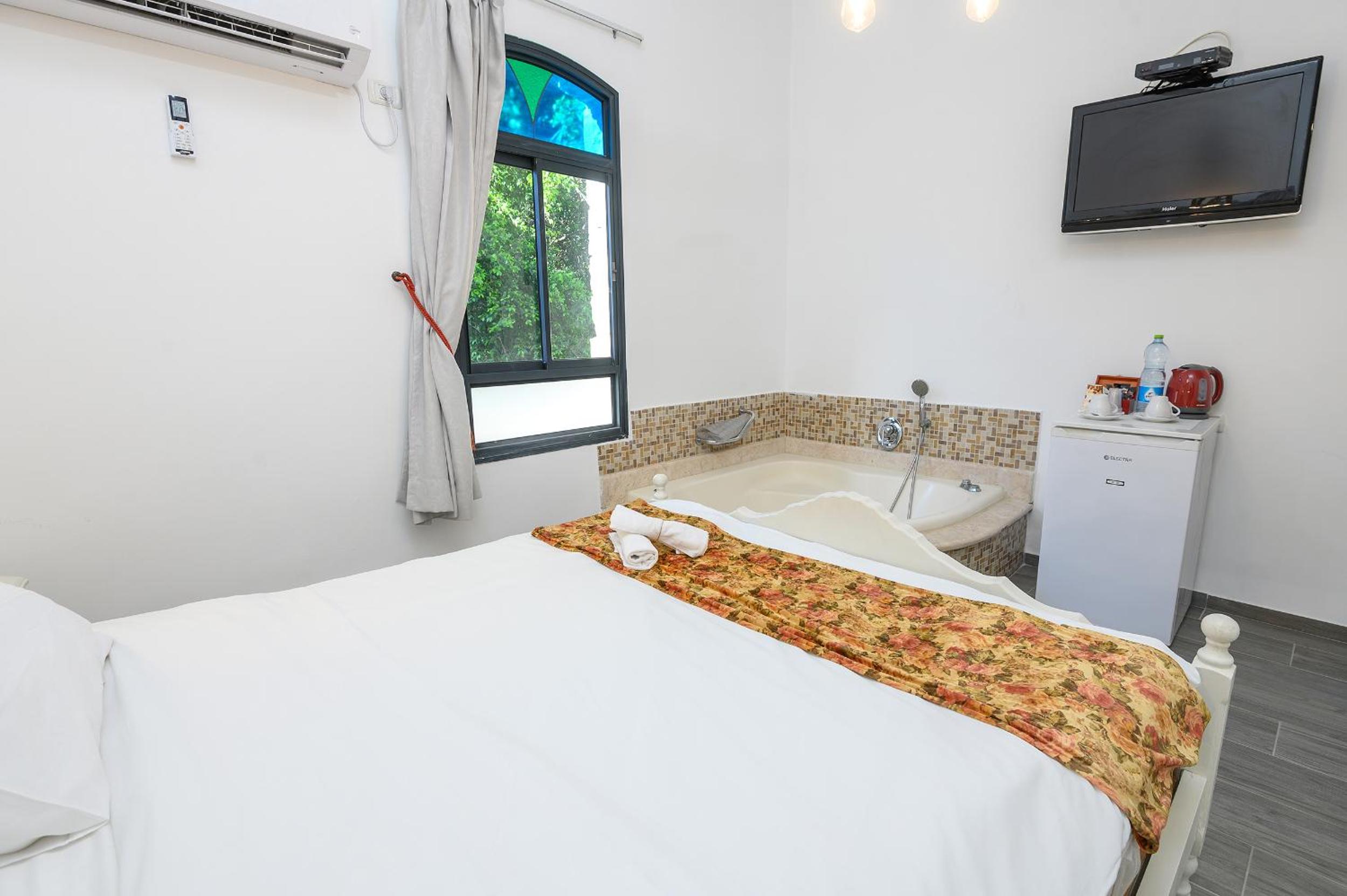 Deluxe Double Room - Photo 7