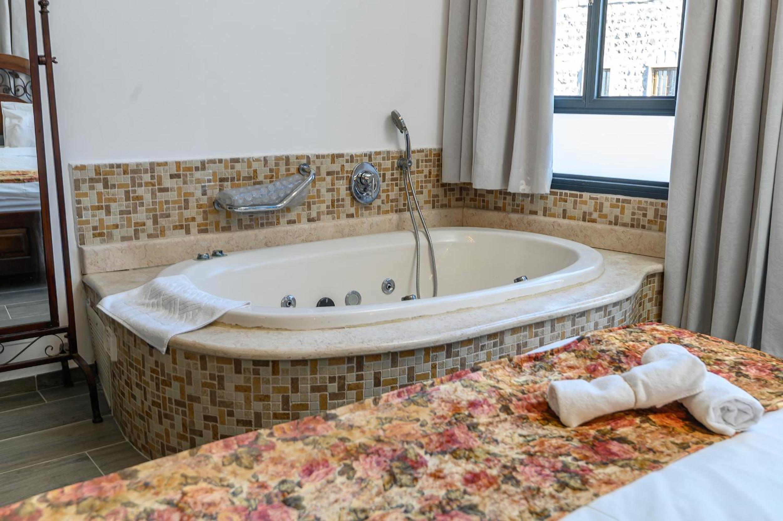 Suite - Photo 4