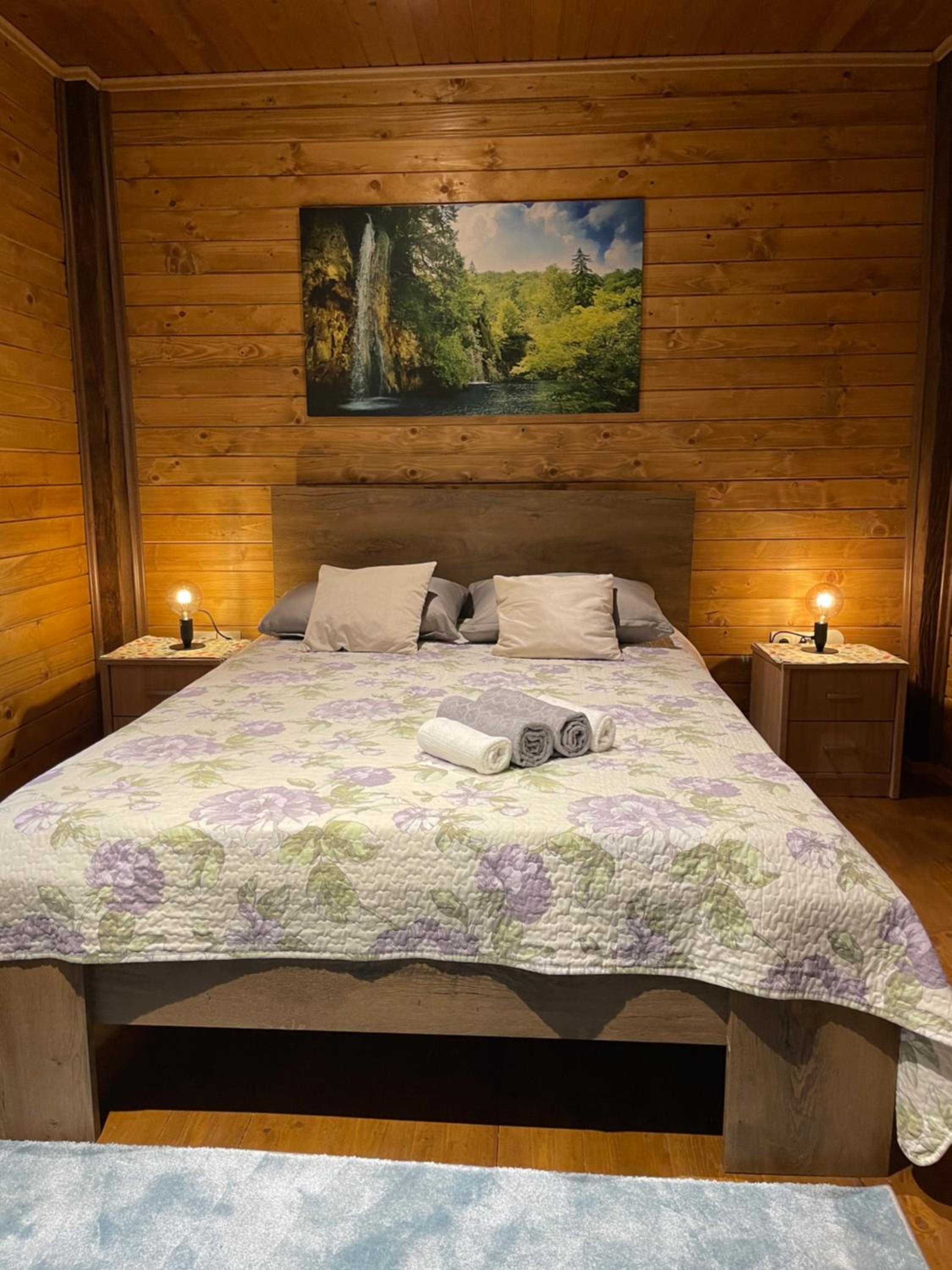 Two-Bedroom House - Photo 22