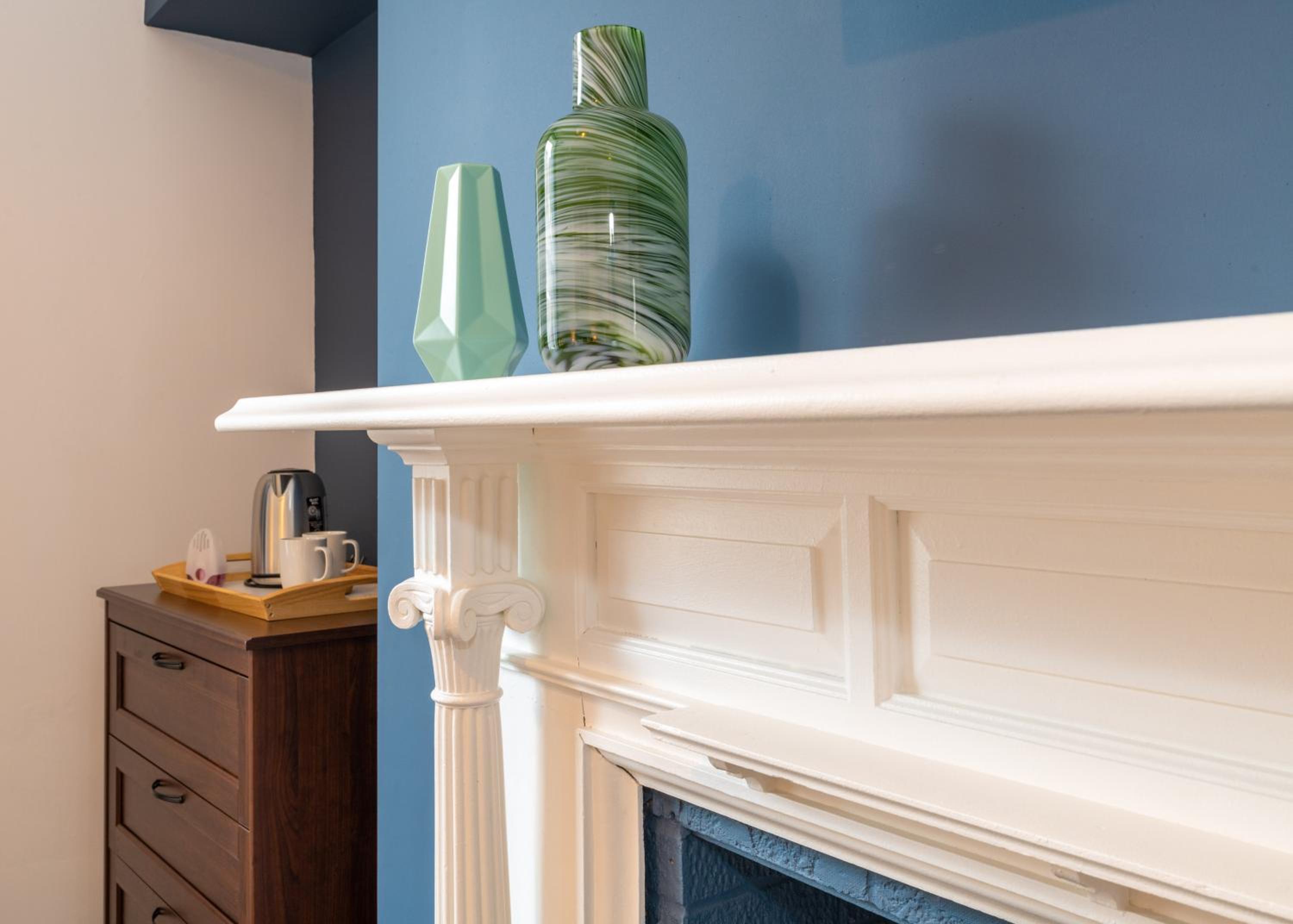 Standard King Room - Photo 10
