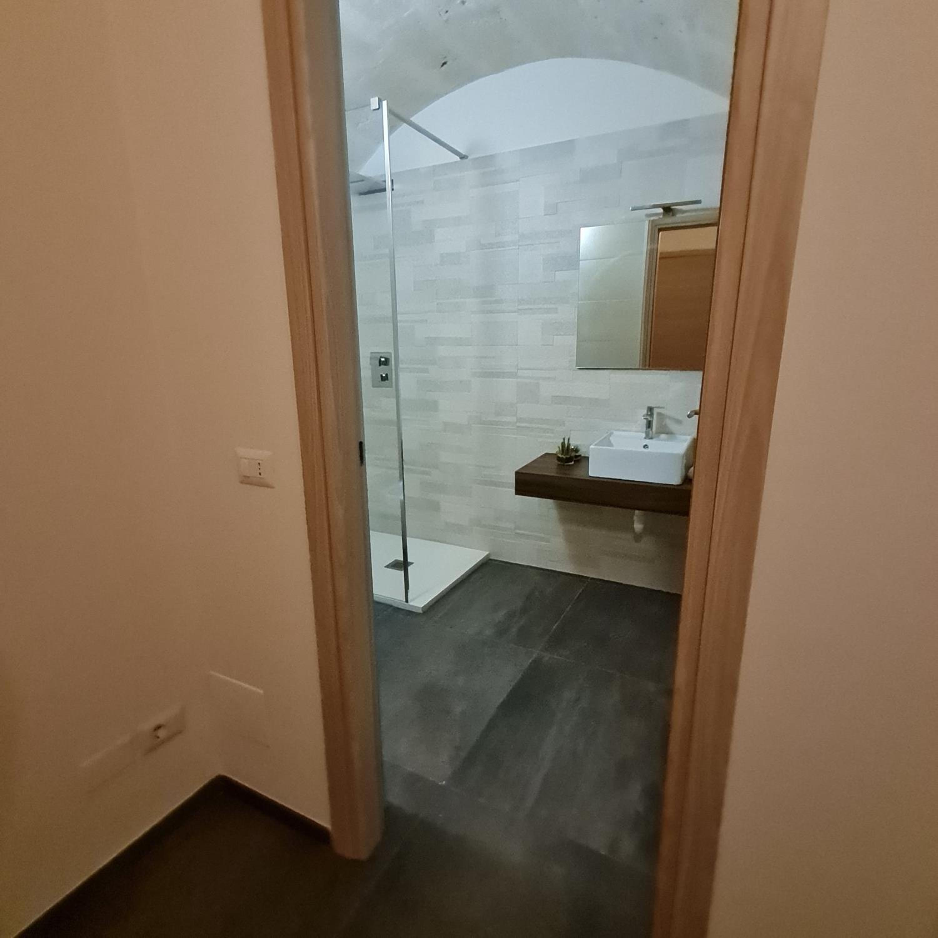 Deluxe Double or Twin Room - Photo 8