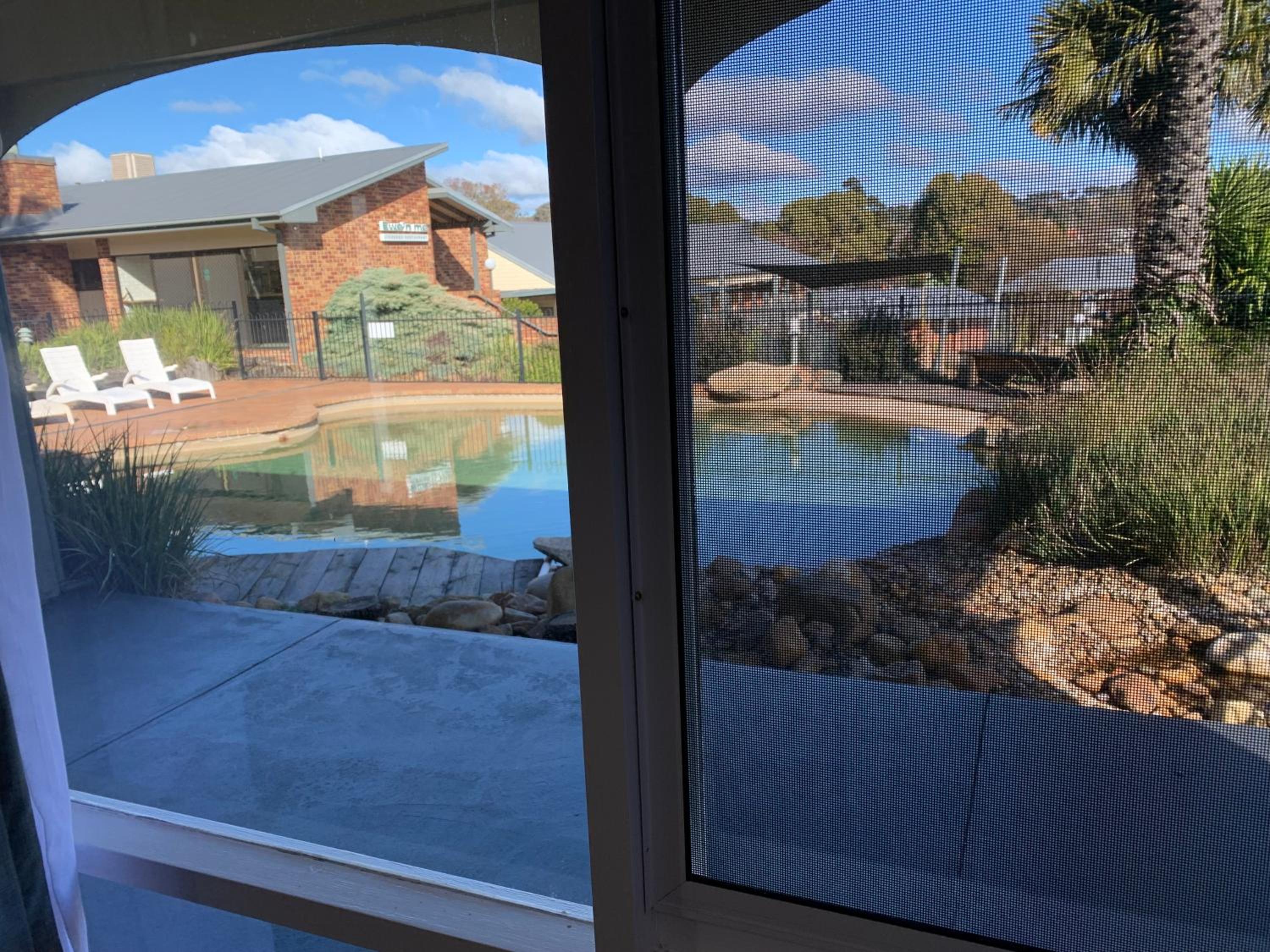 Studio Suite with Pool View and Spa Bath photo 2