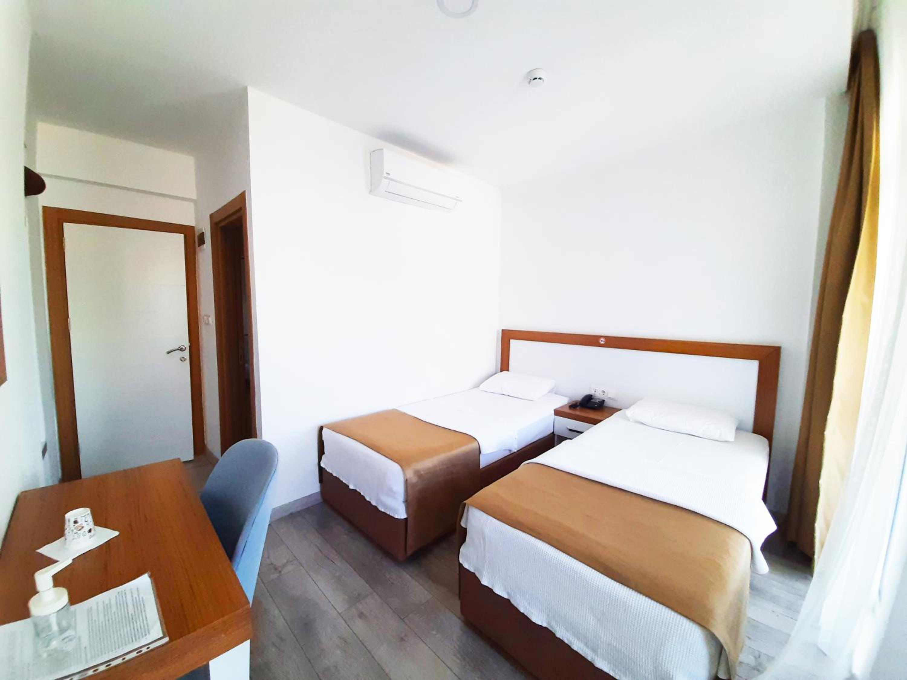 Large Twin Room