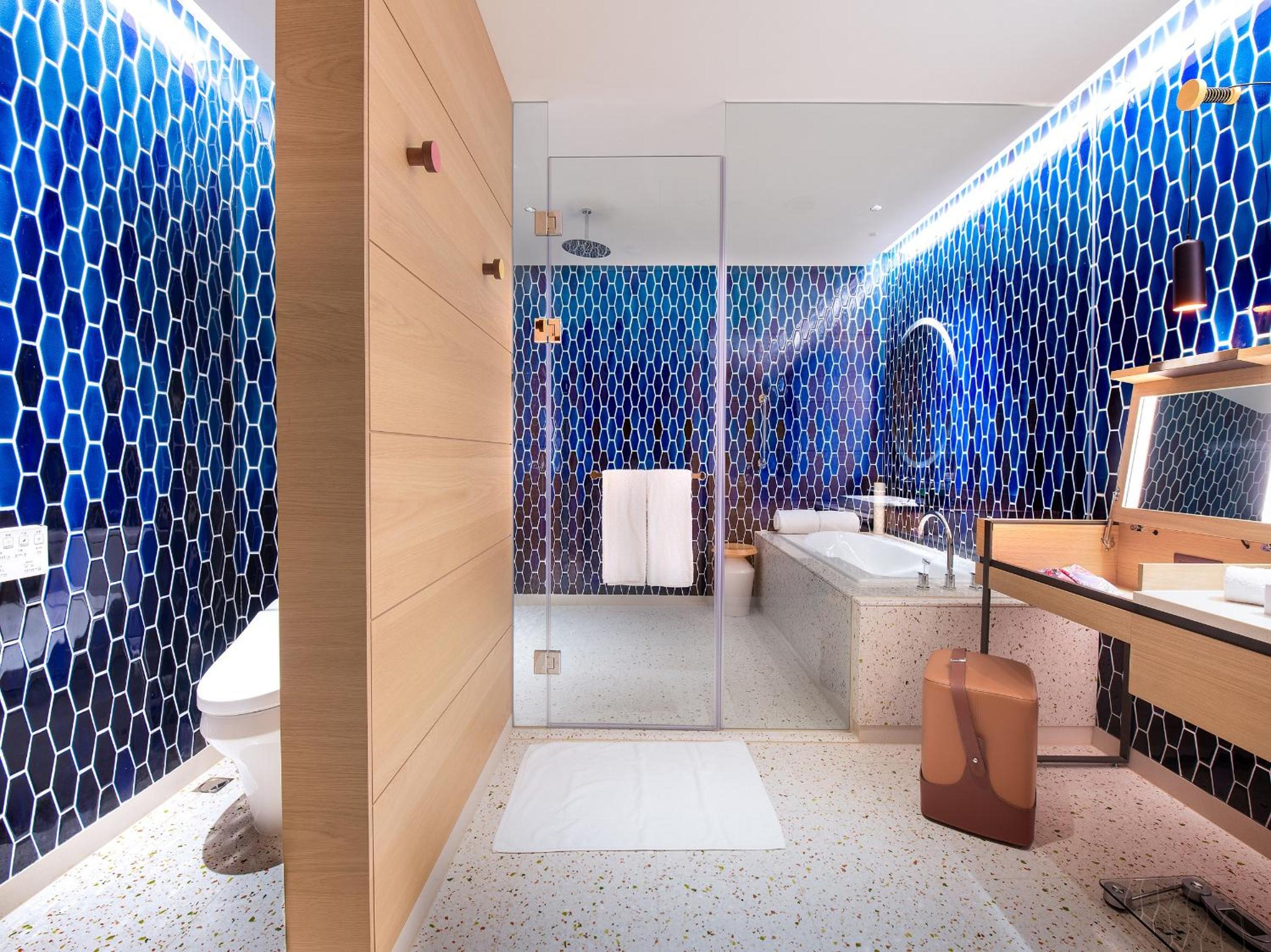 Premium King Room with Seperate Bath and Single Sofa Bed