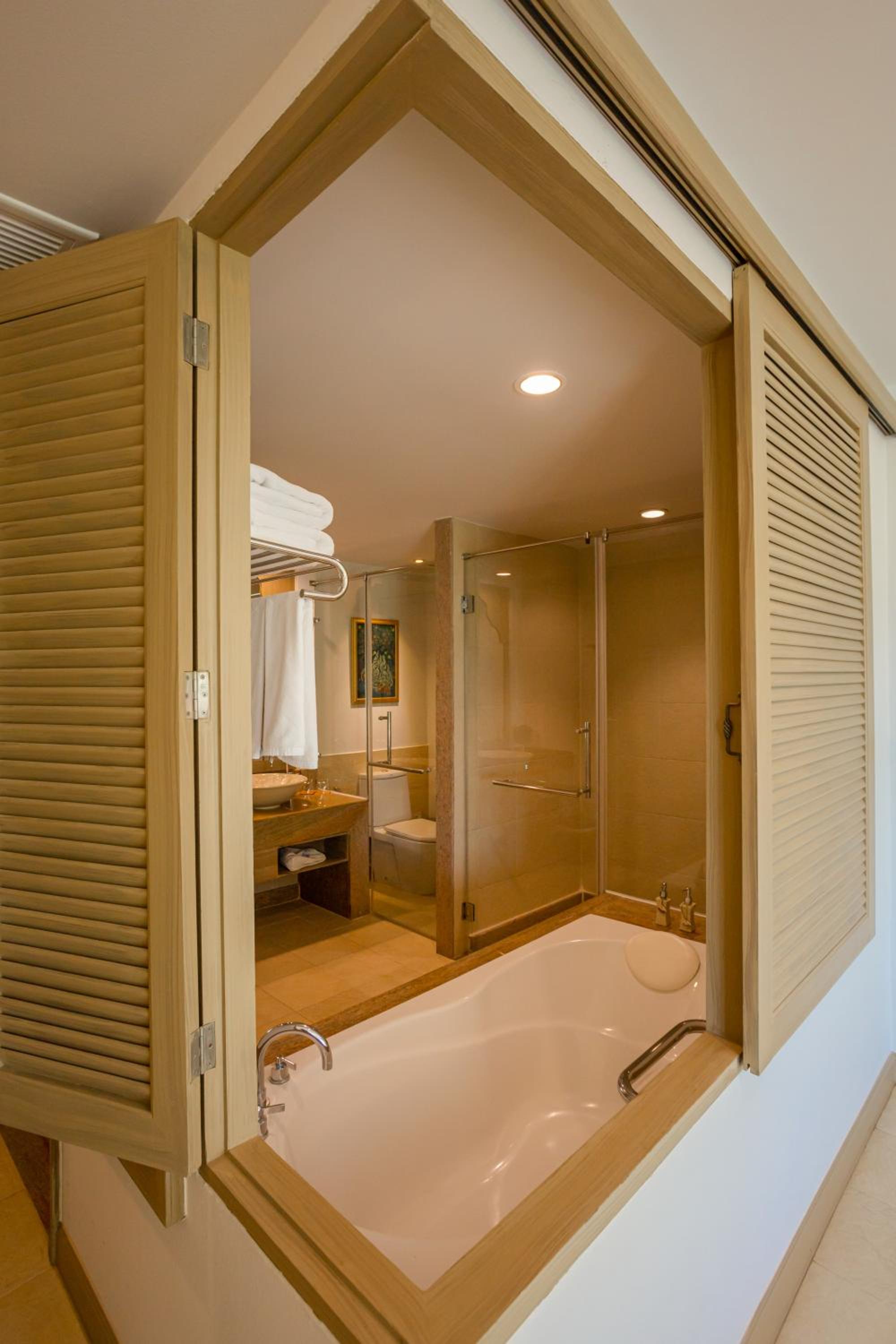 Family Suite One-Bedroom - Photo 7