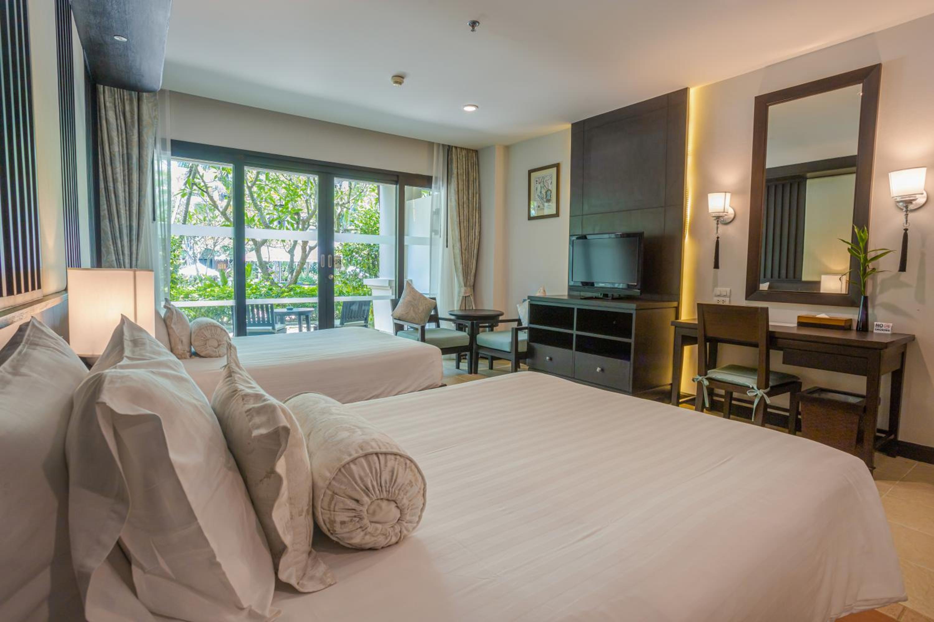Deluxe Triple Room - Photo 9