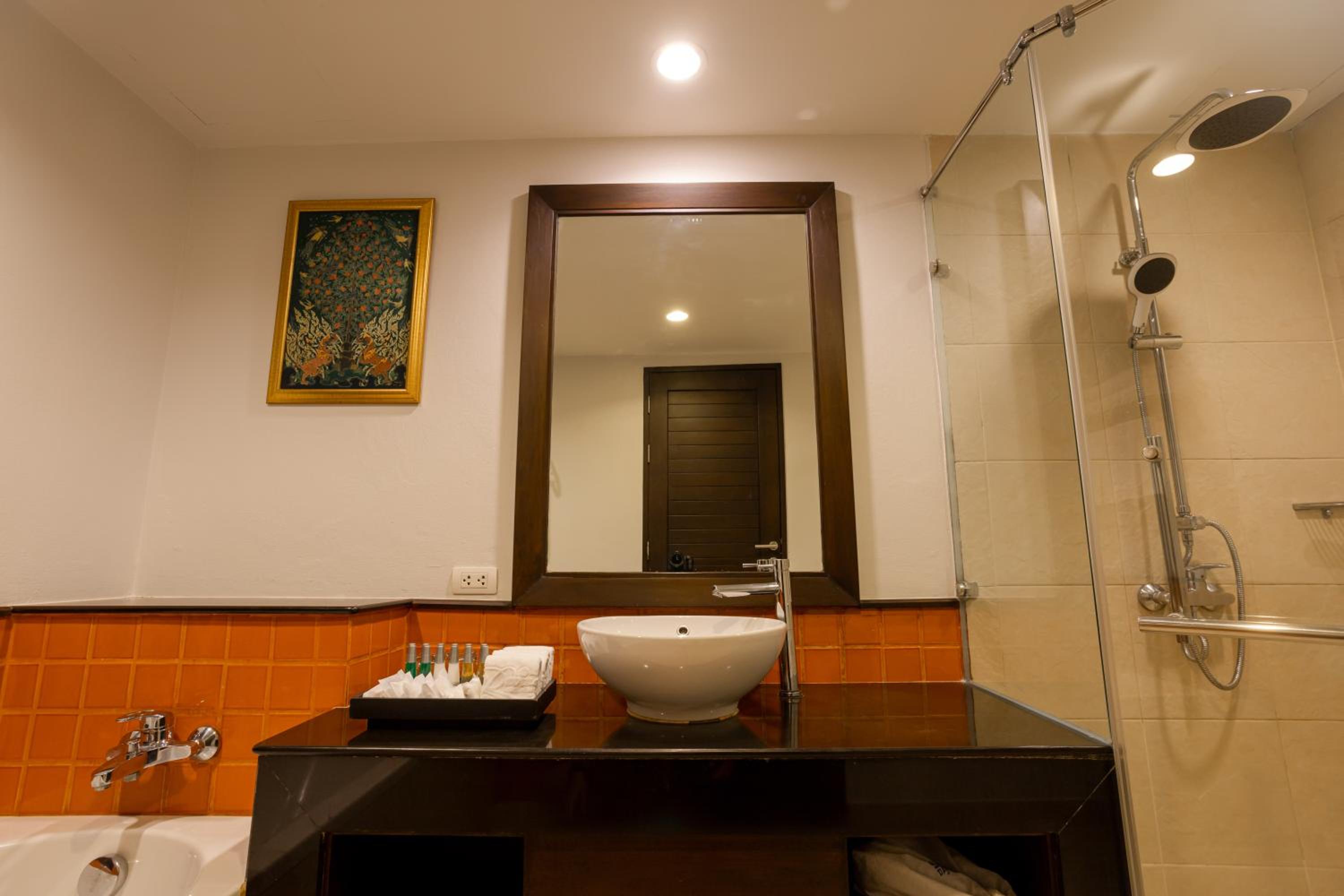 Deluxe Family Room (2 Adults + 2 Children) - Photo 8