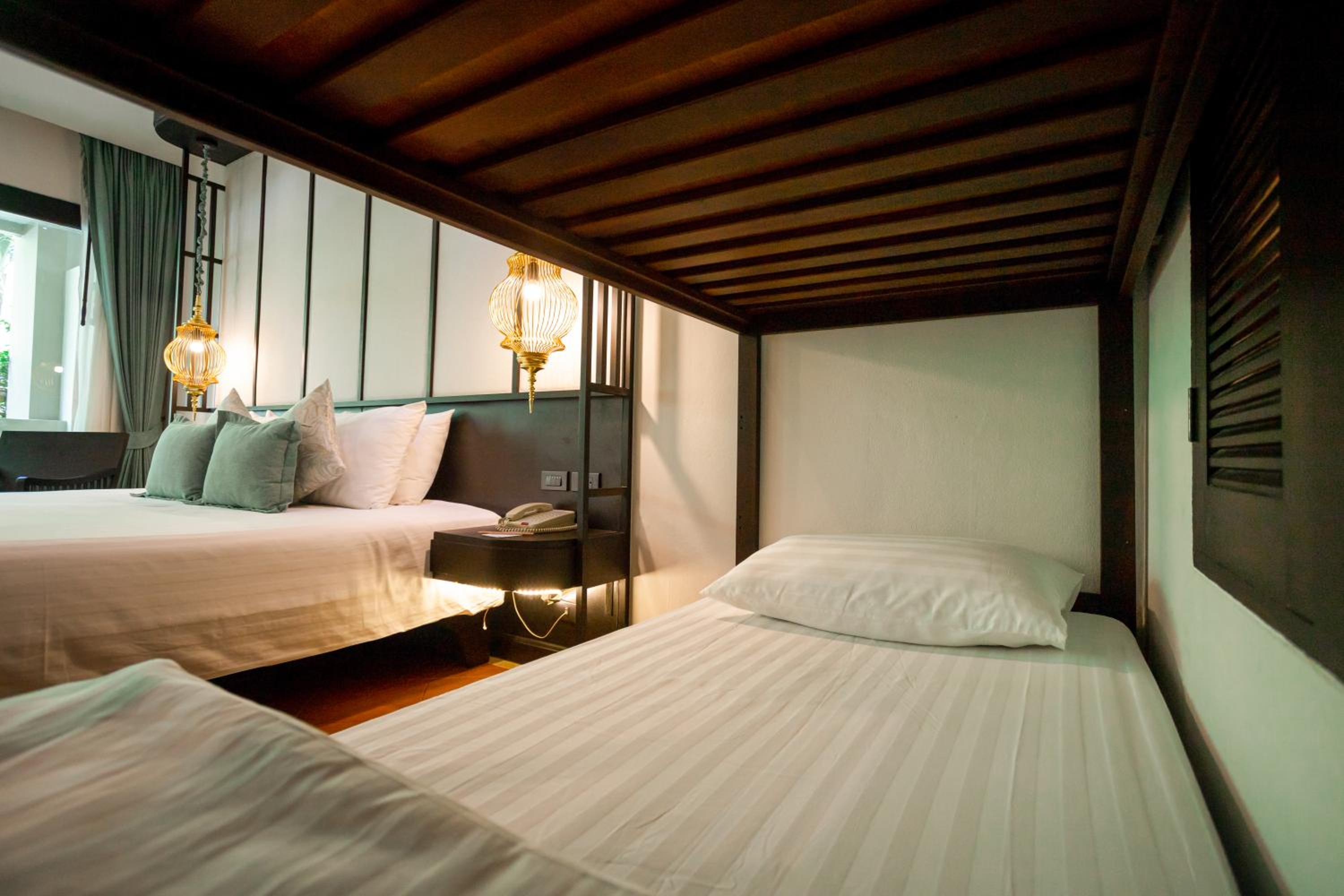 Deluxe Family Room (2 Adults + 2 Children) - Photo 10