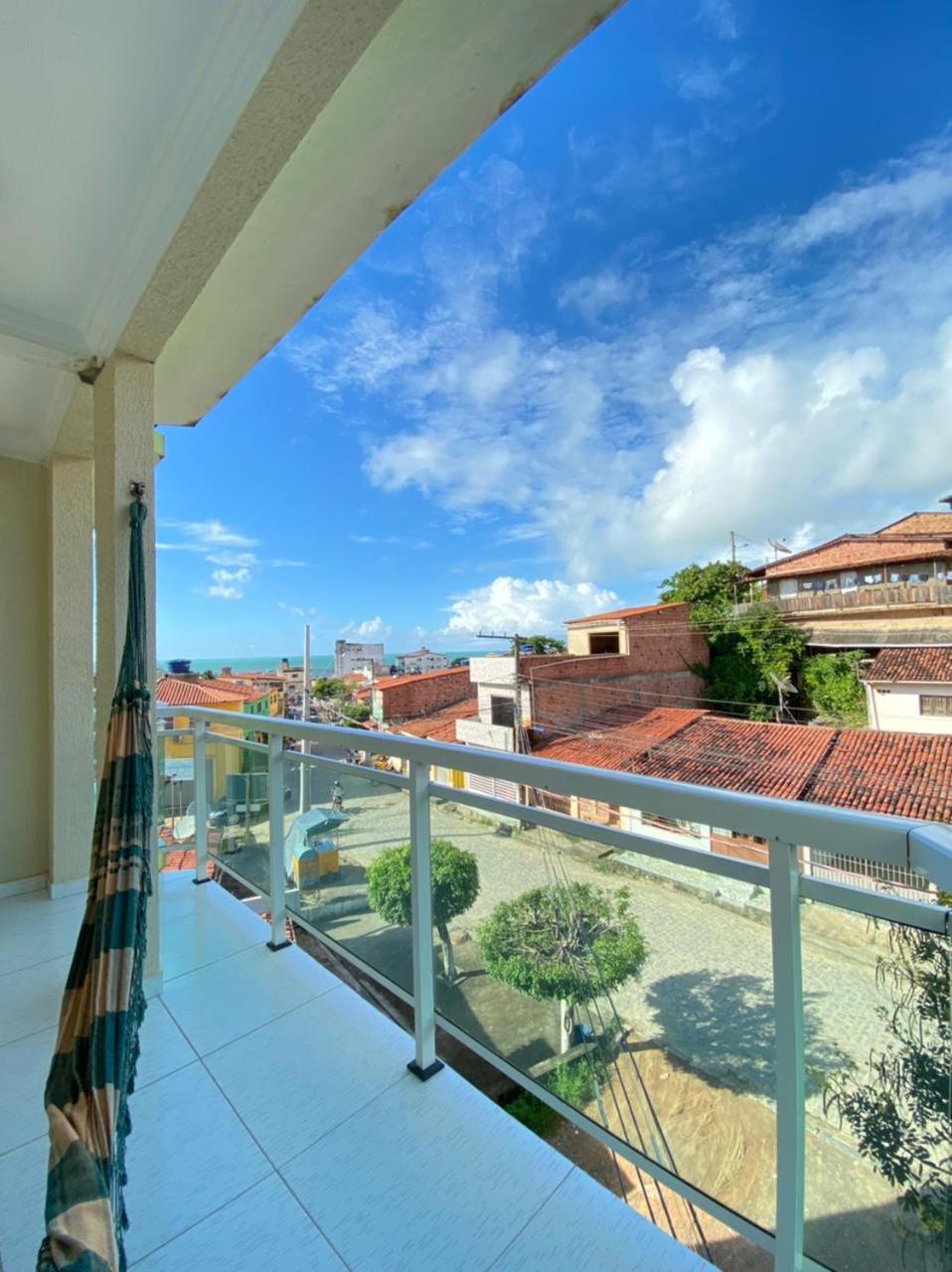 Apartamento com Varanda de Frente ou Lateral photo 2