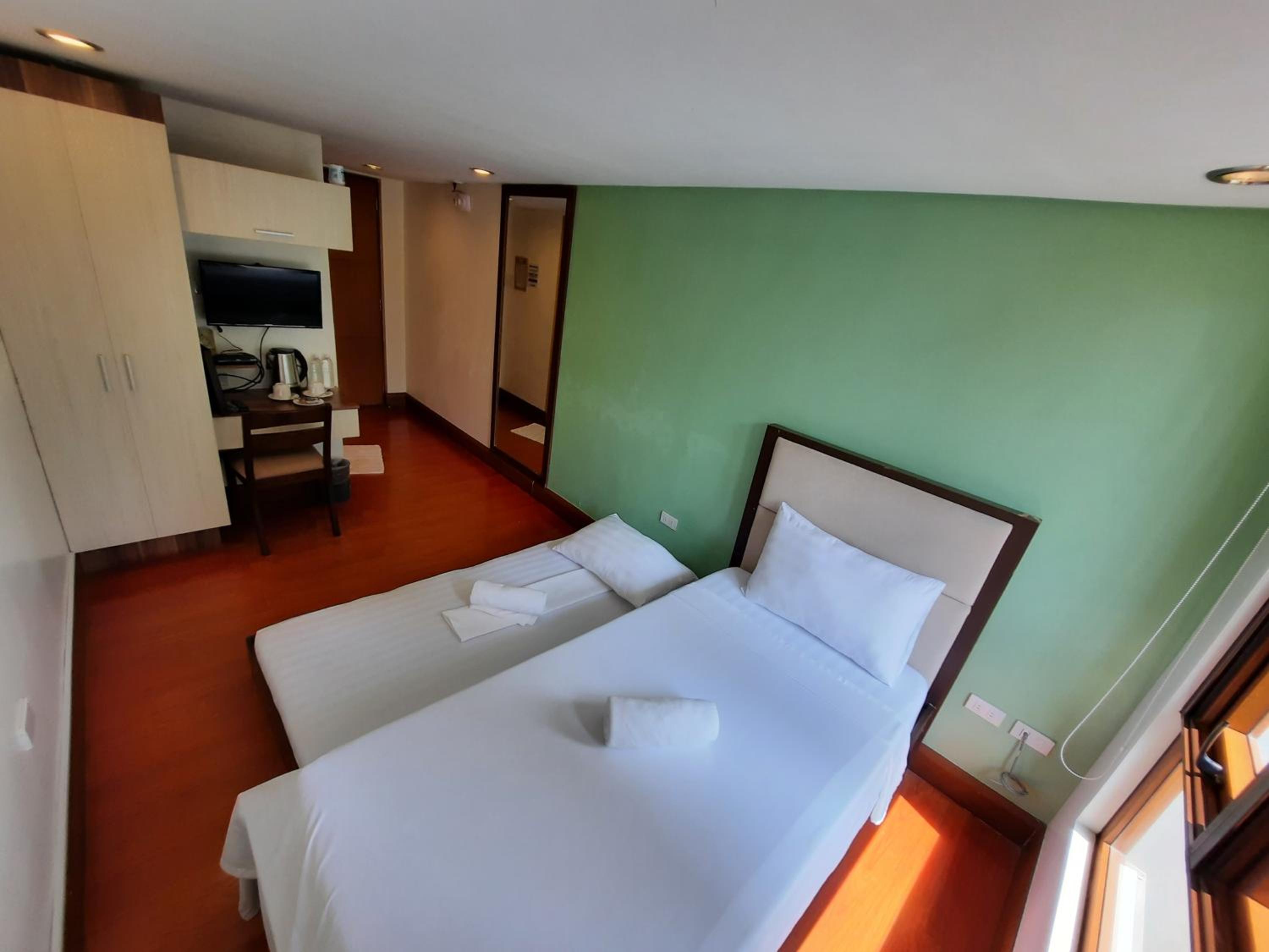Small Twin Room photo 3