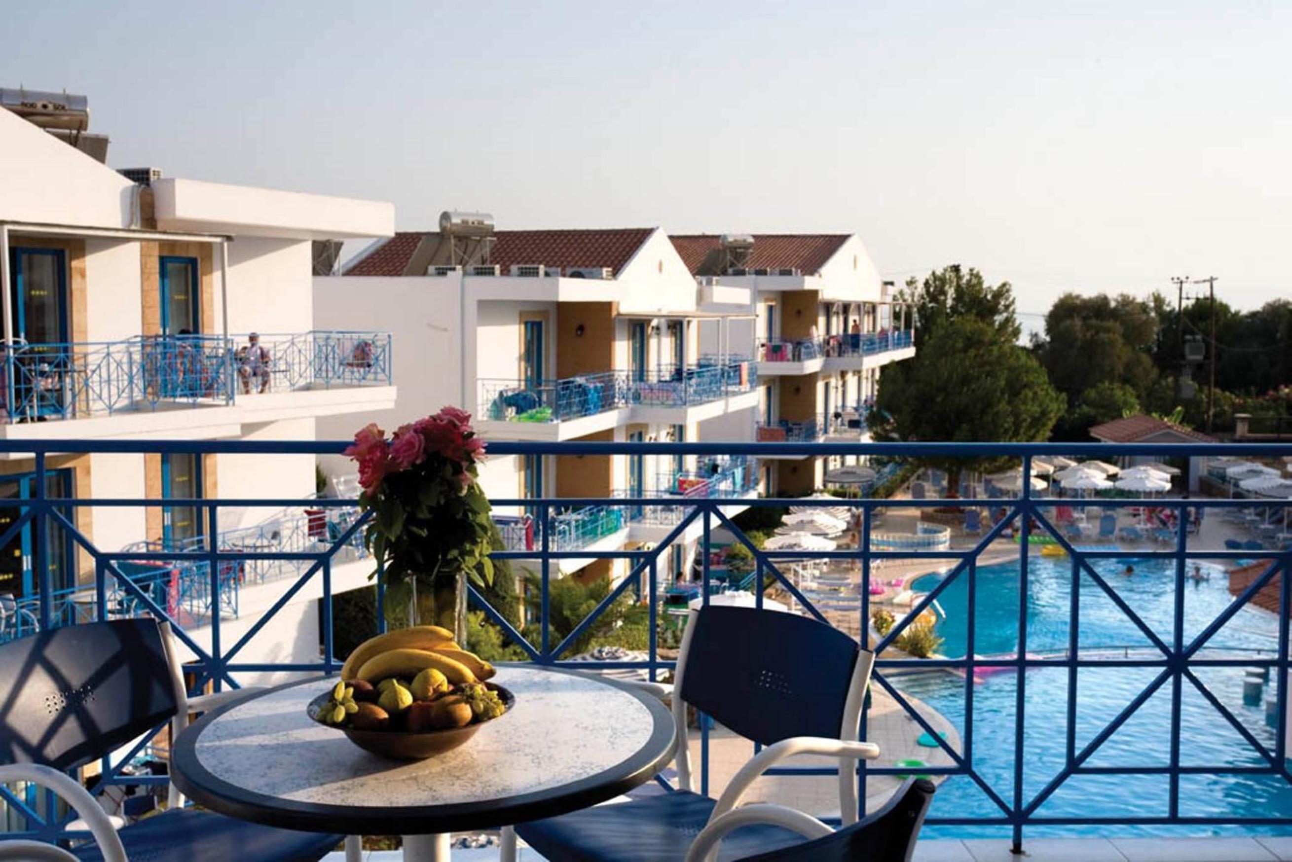 Studio with Balcony (2 Adults) - Photo 3