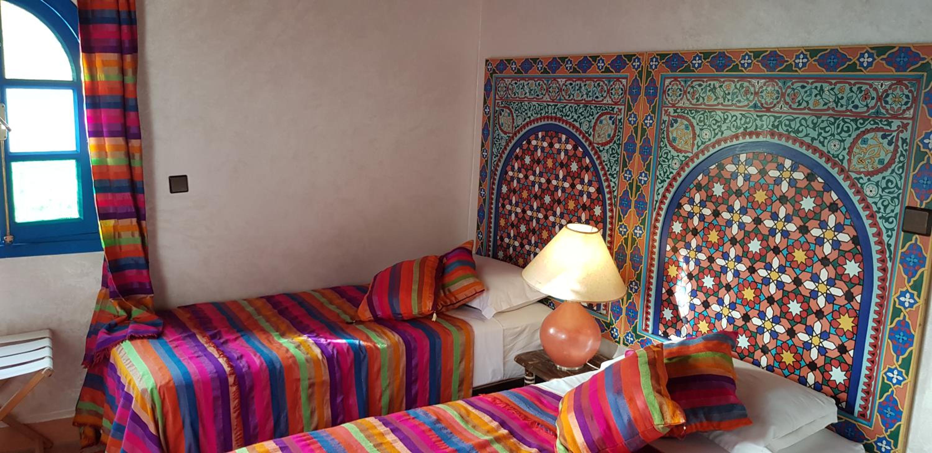 Standard Twin Room with Sofa - Photo 3