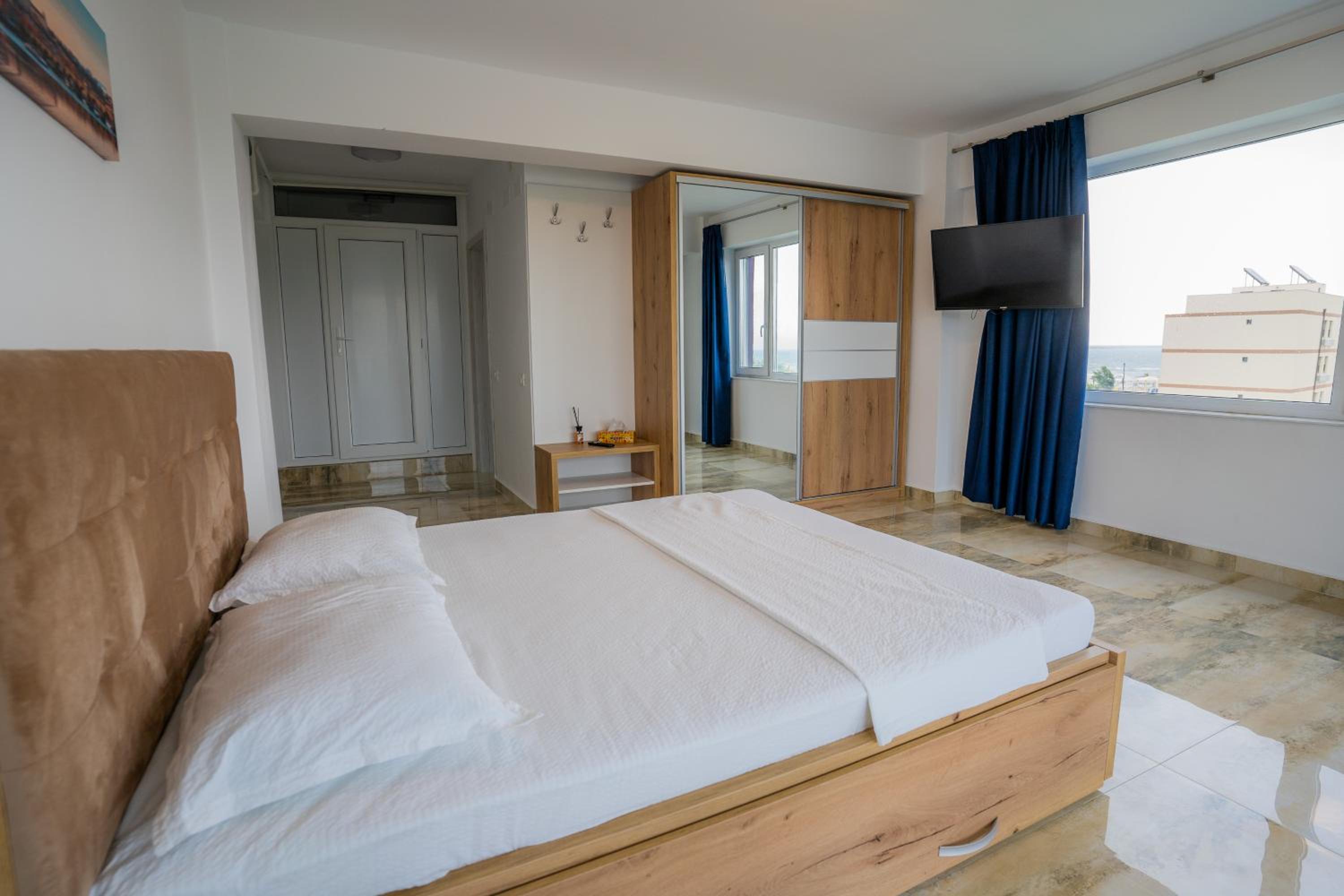 Studio Apartment - Photo 4