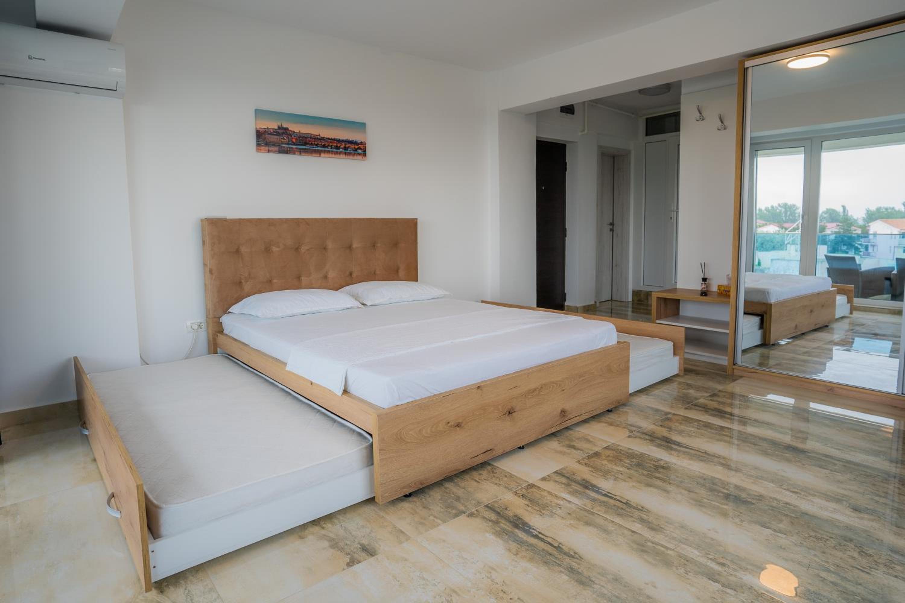 Studio Apartment - Photo 7