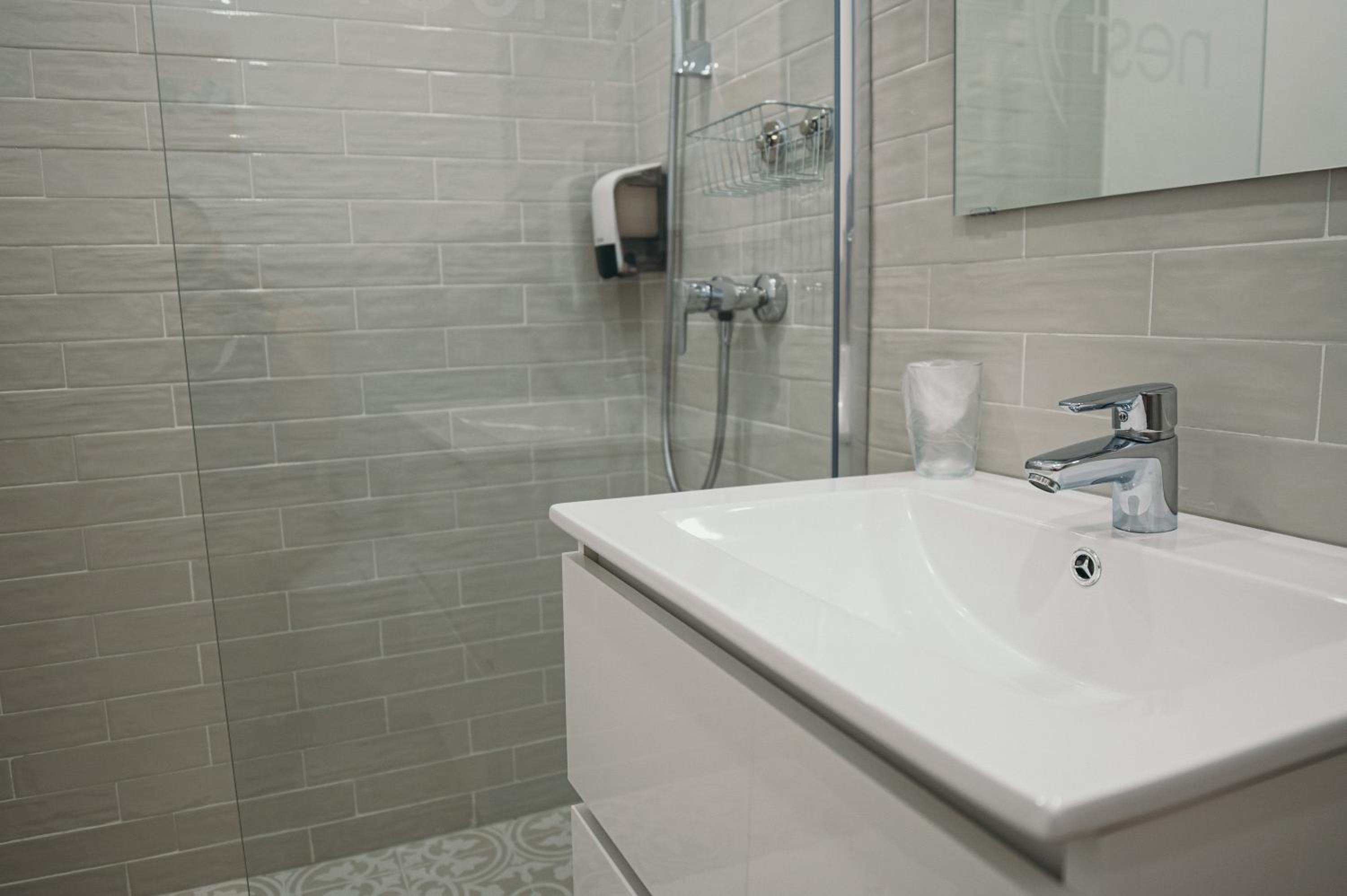 Superior Double or Twin Room - Photo 8