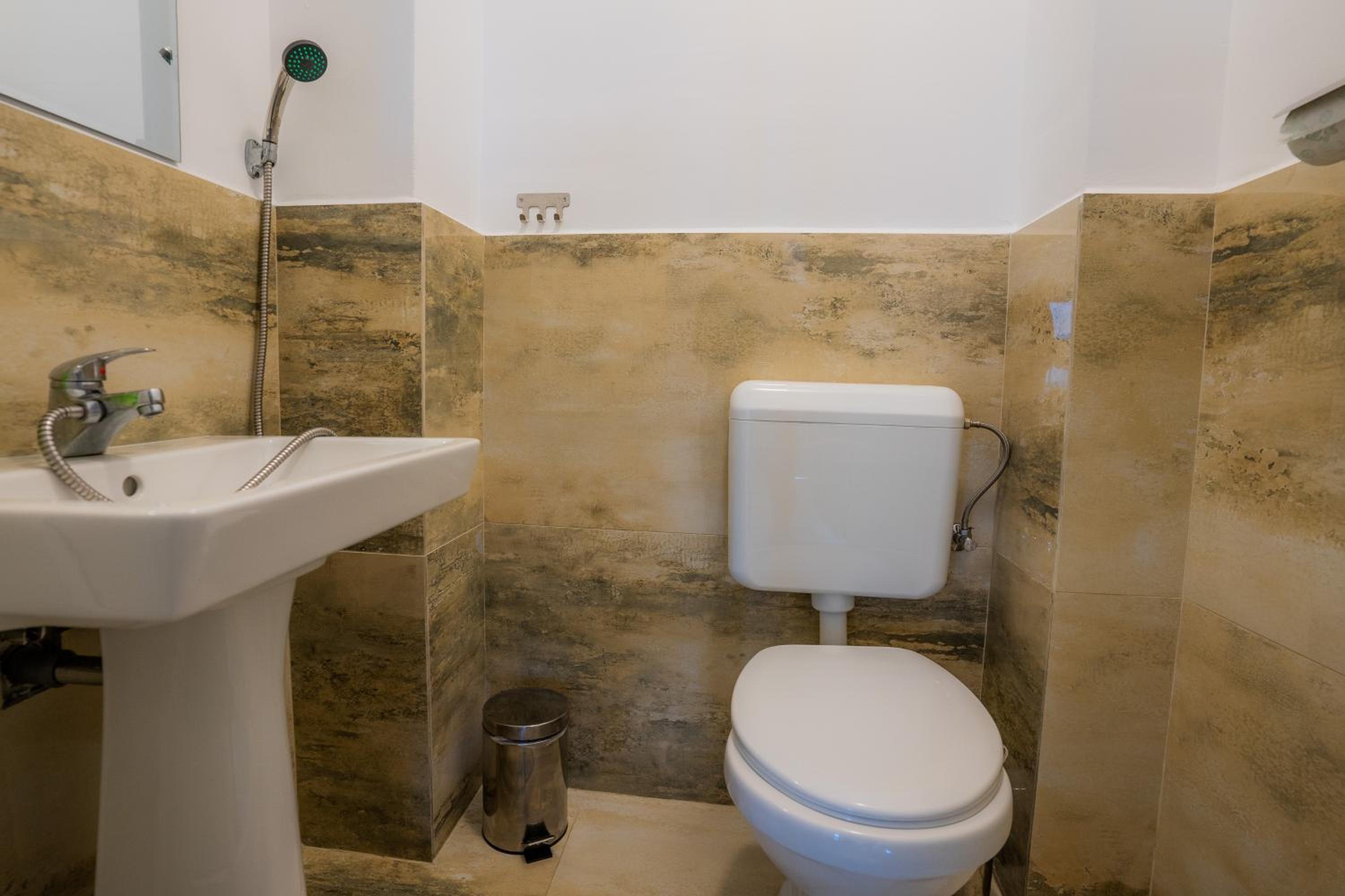 Two-Bedroom Apartment - Photo 25