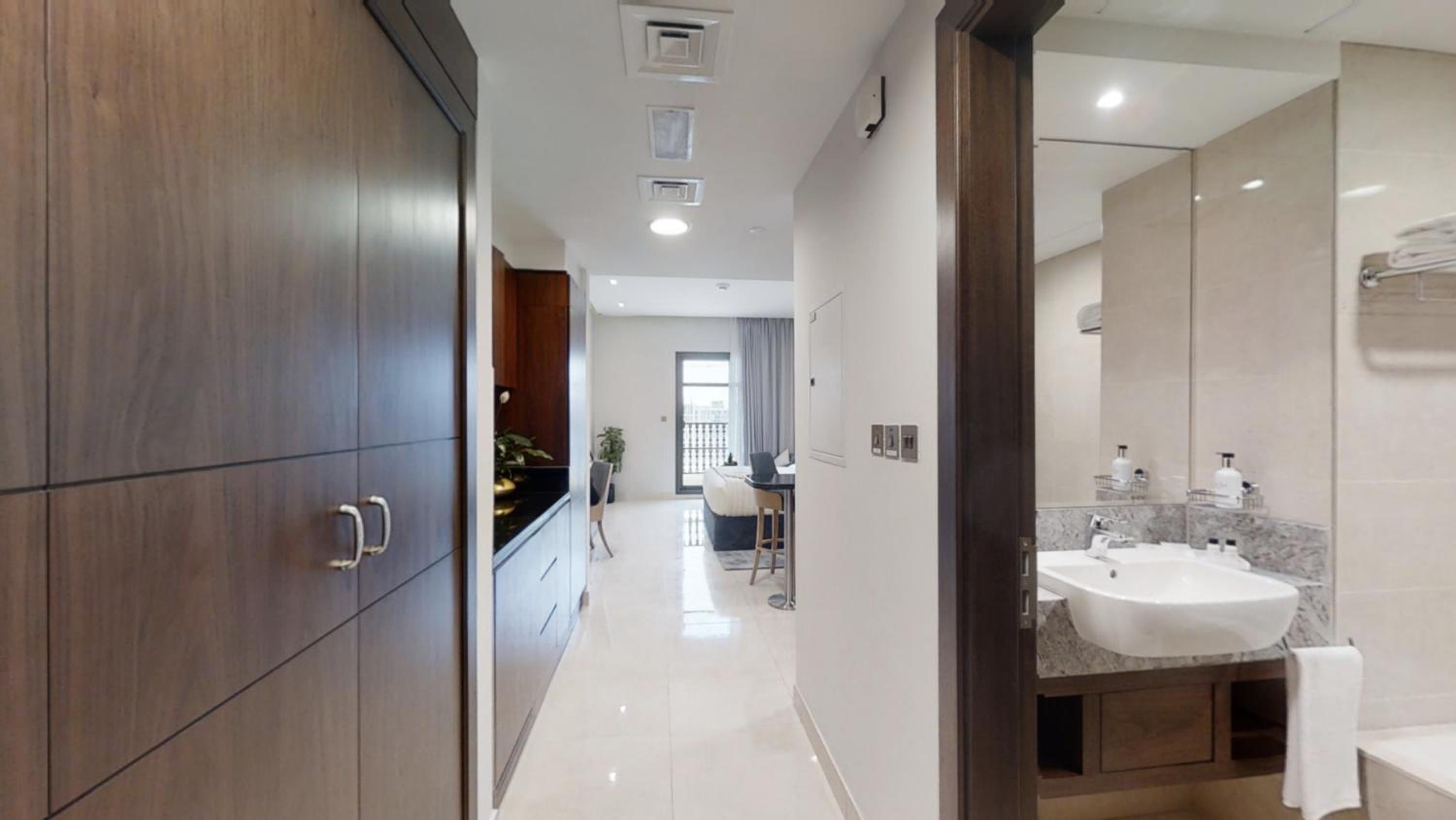 City View Studio Apartment photo 1
